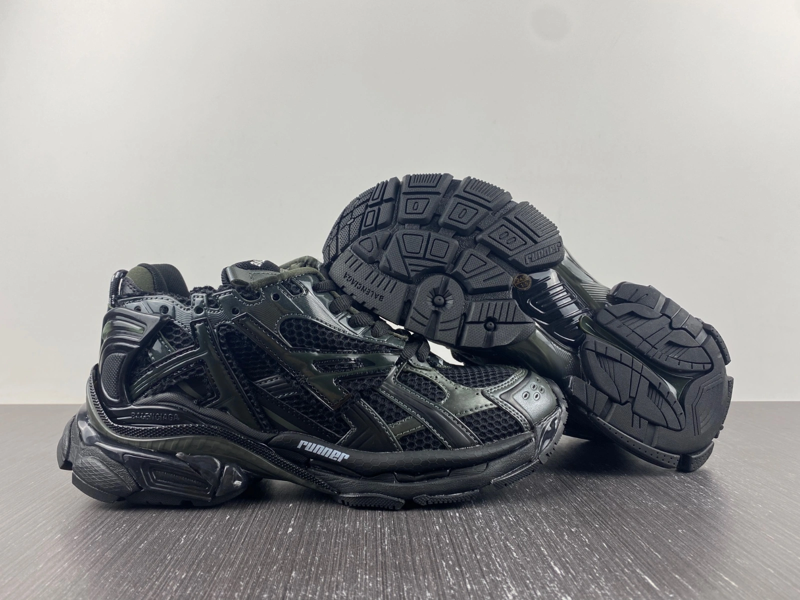 Trendy B*alenciaga runner AM221225- 4520