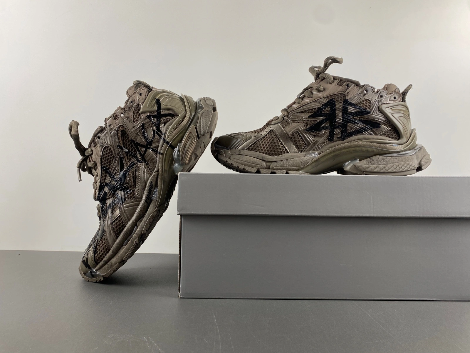 B*alenciaga runner Sneaker AM20250430- TechFriendly 4214