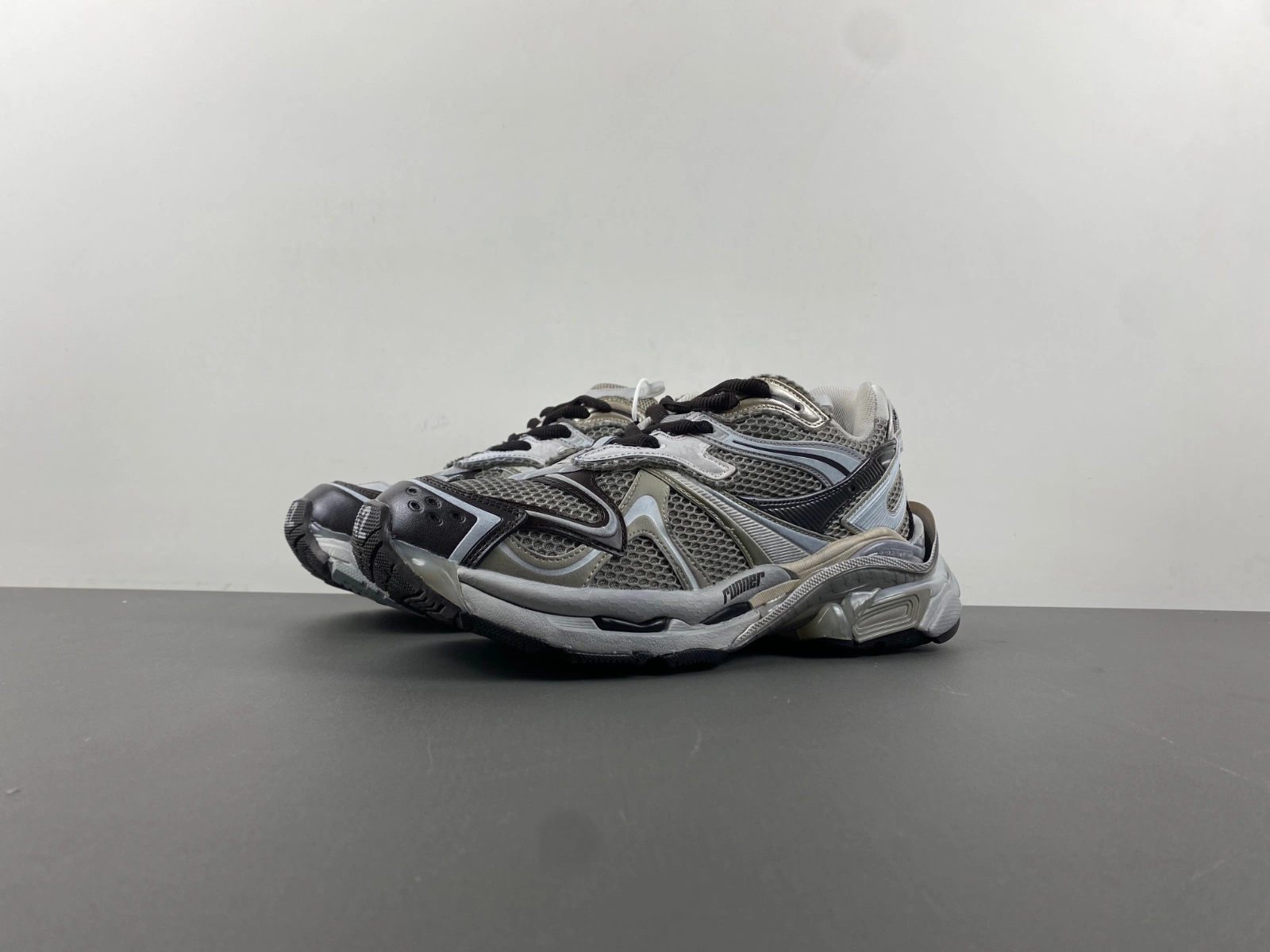 B*alenciaga runnerSneaker AM20240417- TravelReady 4335
