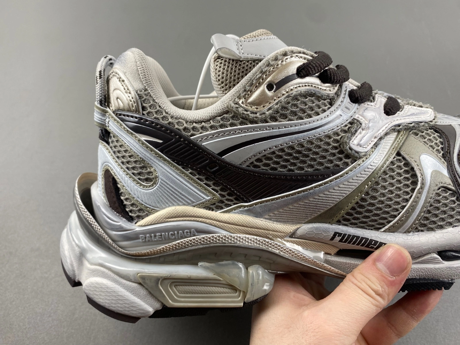 B*alenciaga runnerSneaker AM20240417- TravelReady 4335