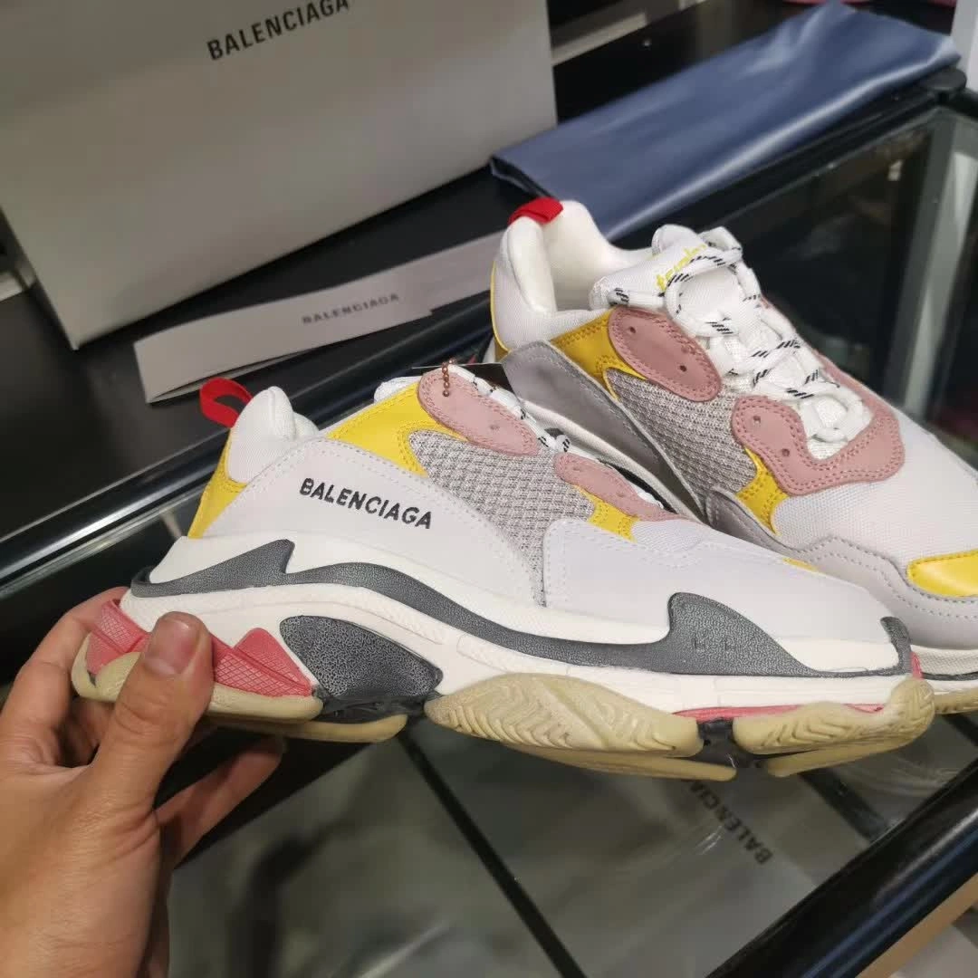 B*lenciaga GoAnywhere 4711