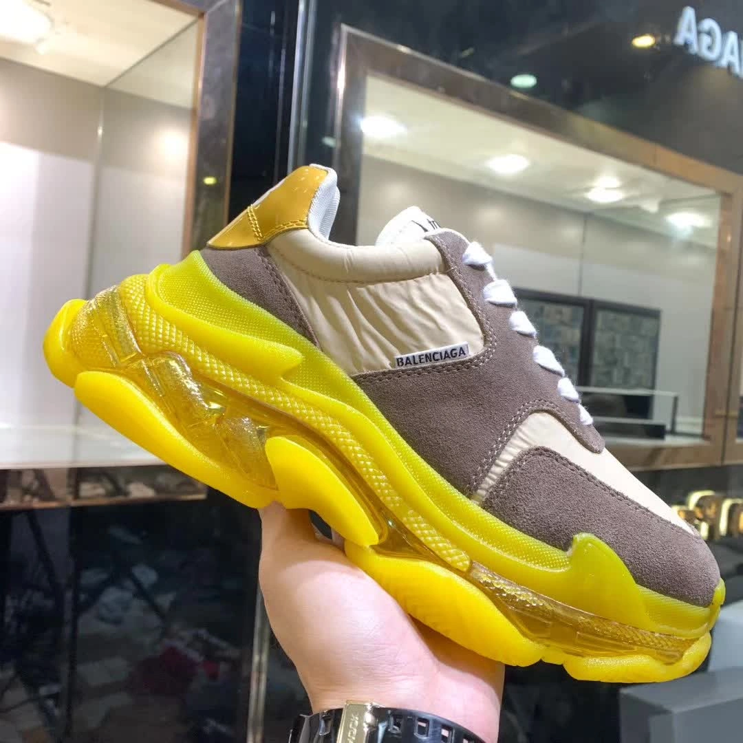 UrbanChic B*lenciaga 4702