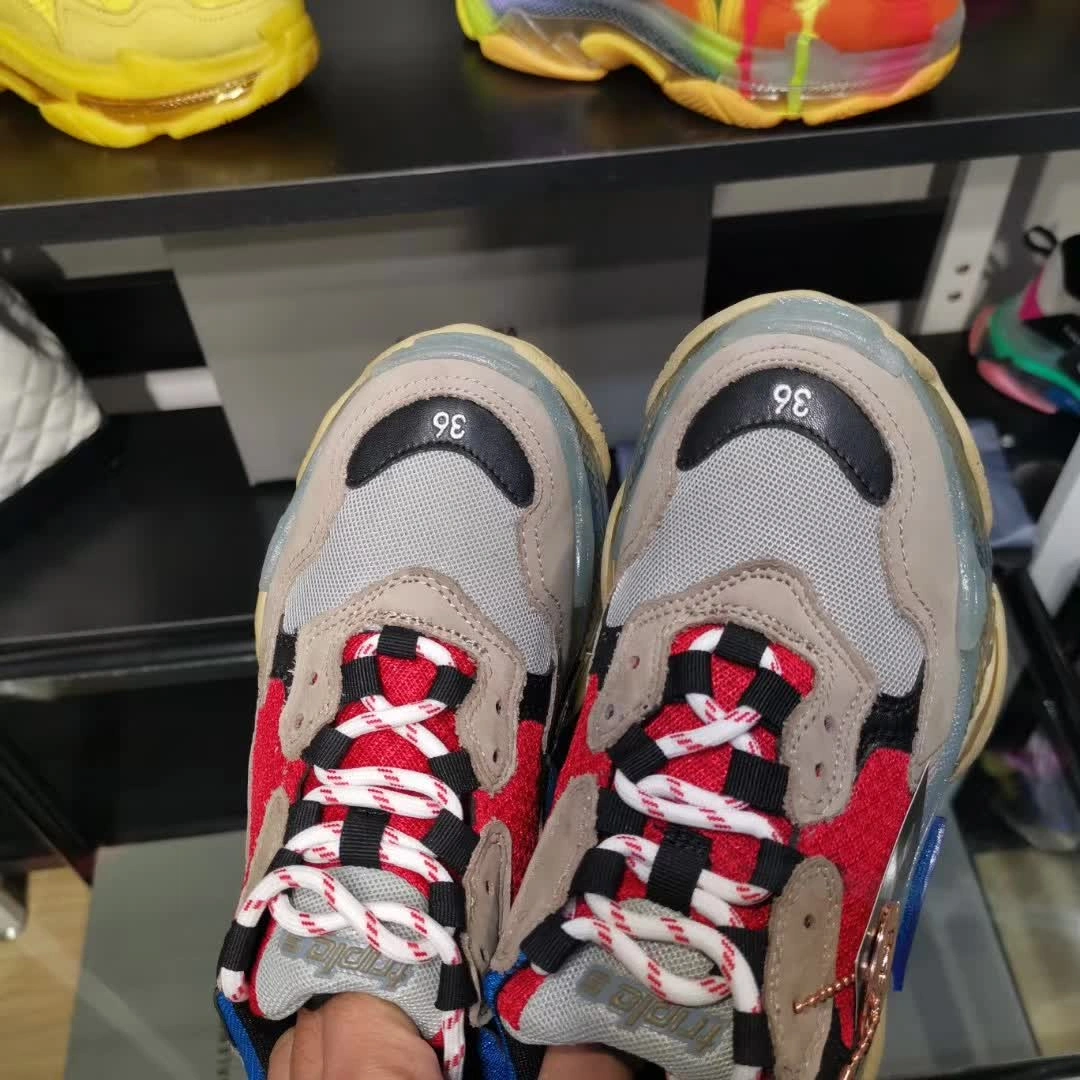 B*lenciaga Unisex 4712