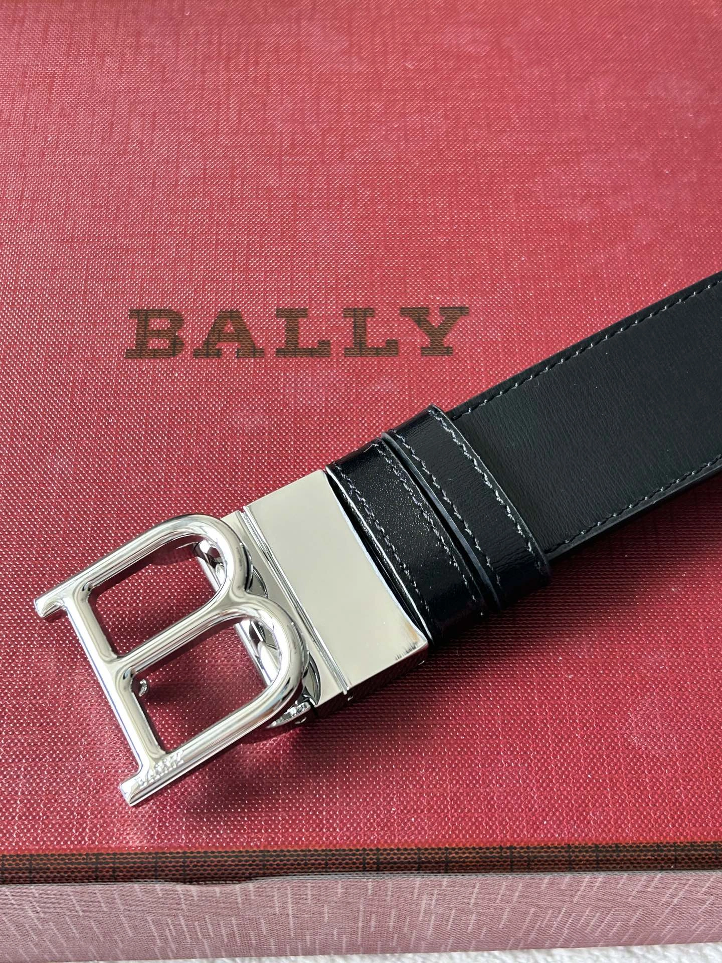 UrbanChic B*urberrry Belts XX 20250115- 15597