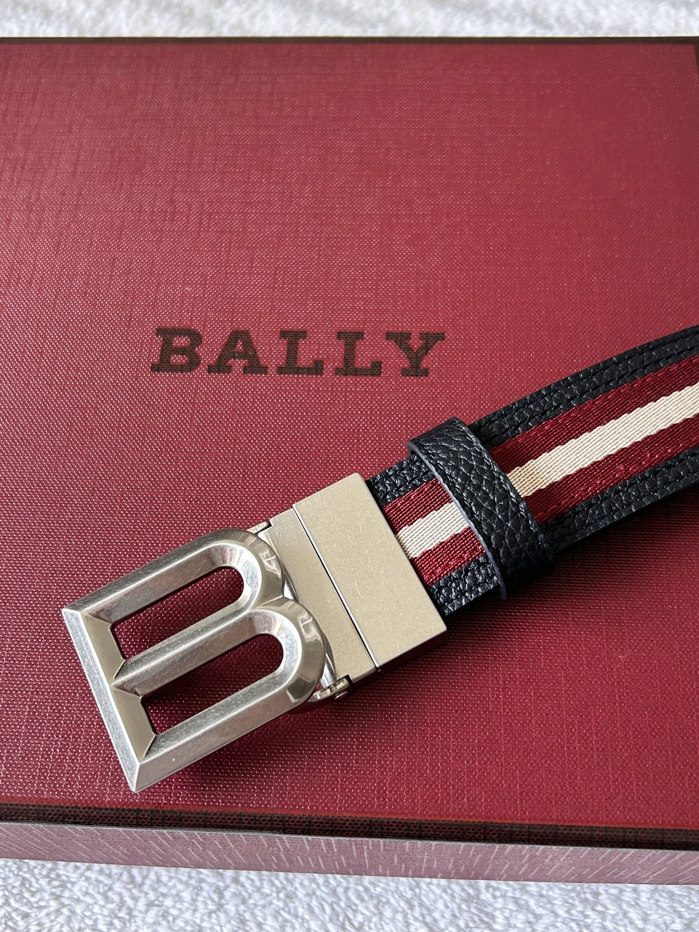 B*urberrry Belts XX 20250115- EyeCatching 15596