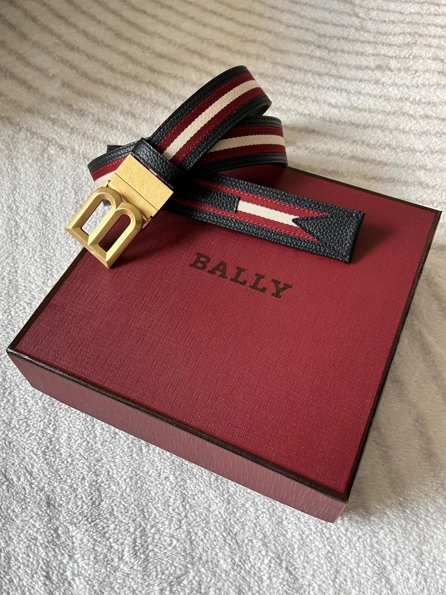 B*urberrry Belts XX 20250115- EyeCatching 15596