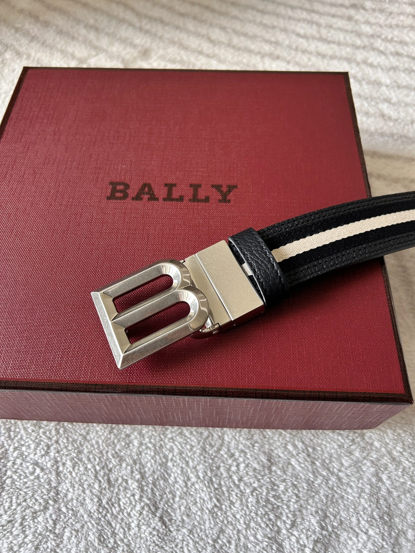 B*urberrry Belts XX 20250115- RelaxedFit 15598