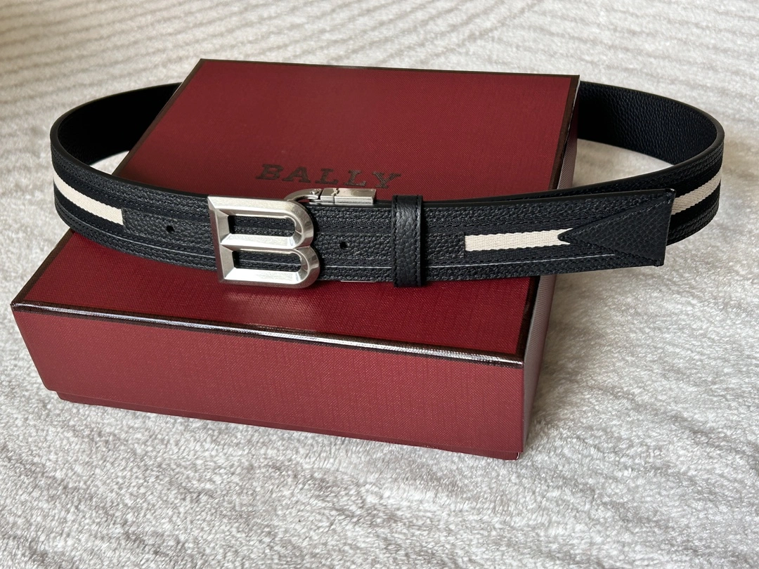 B*urberrry Belts XX 20250115- RelaxedFit 15598