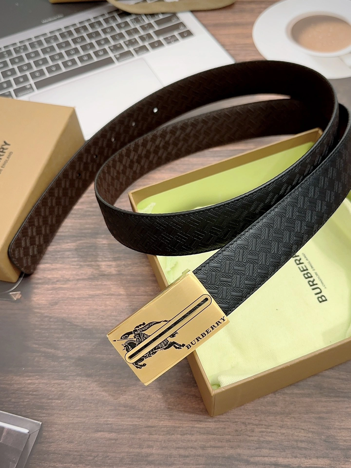 B*urberrry Belts XX 20250115- RelaxedFit 15594
