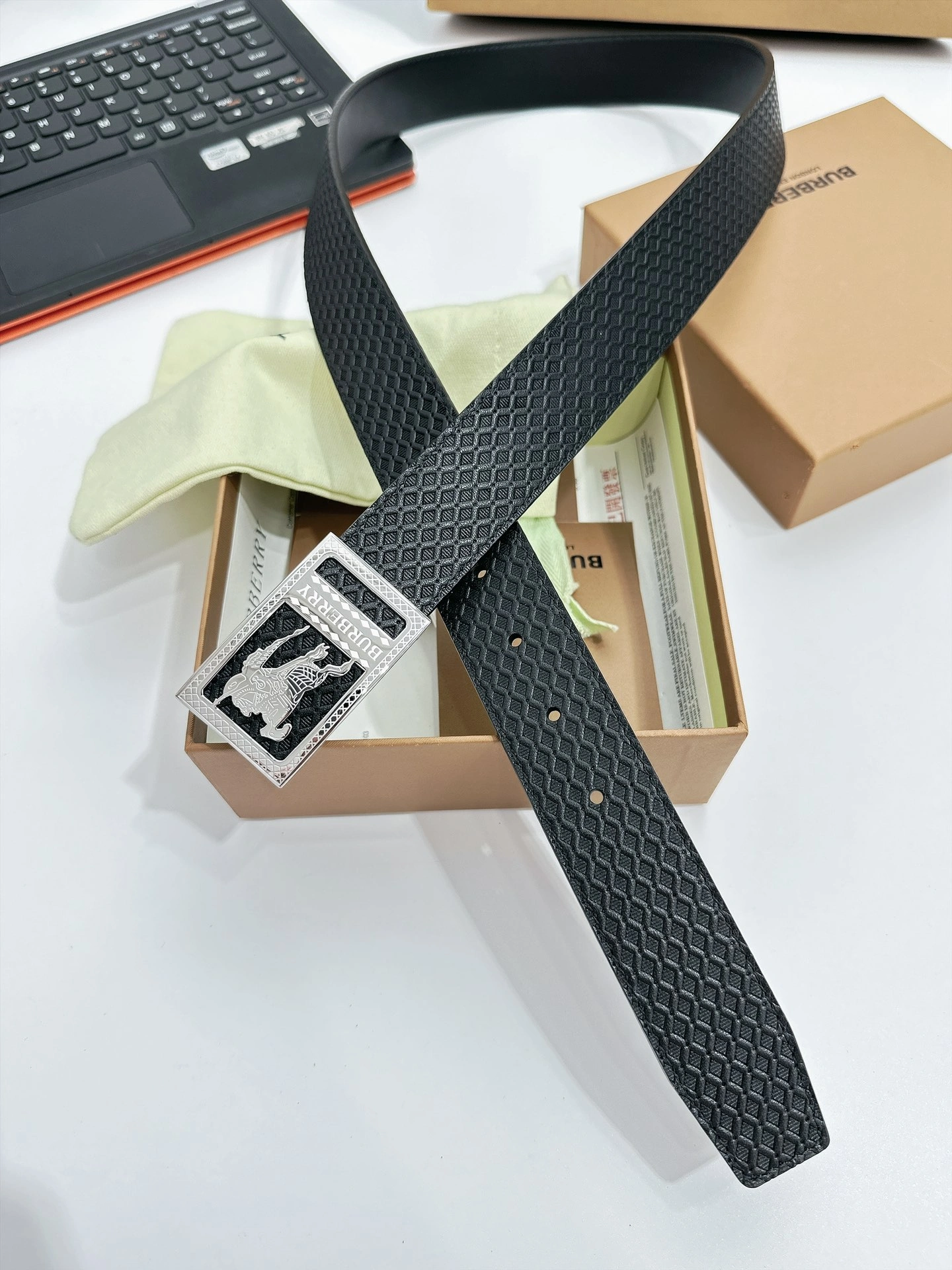 Resilient B*urberrry Top Belts AT 20230905- 15622