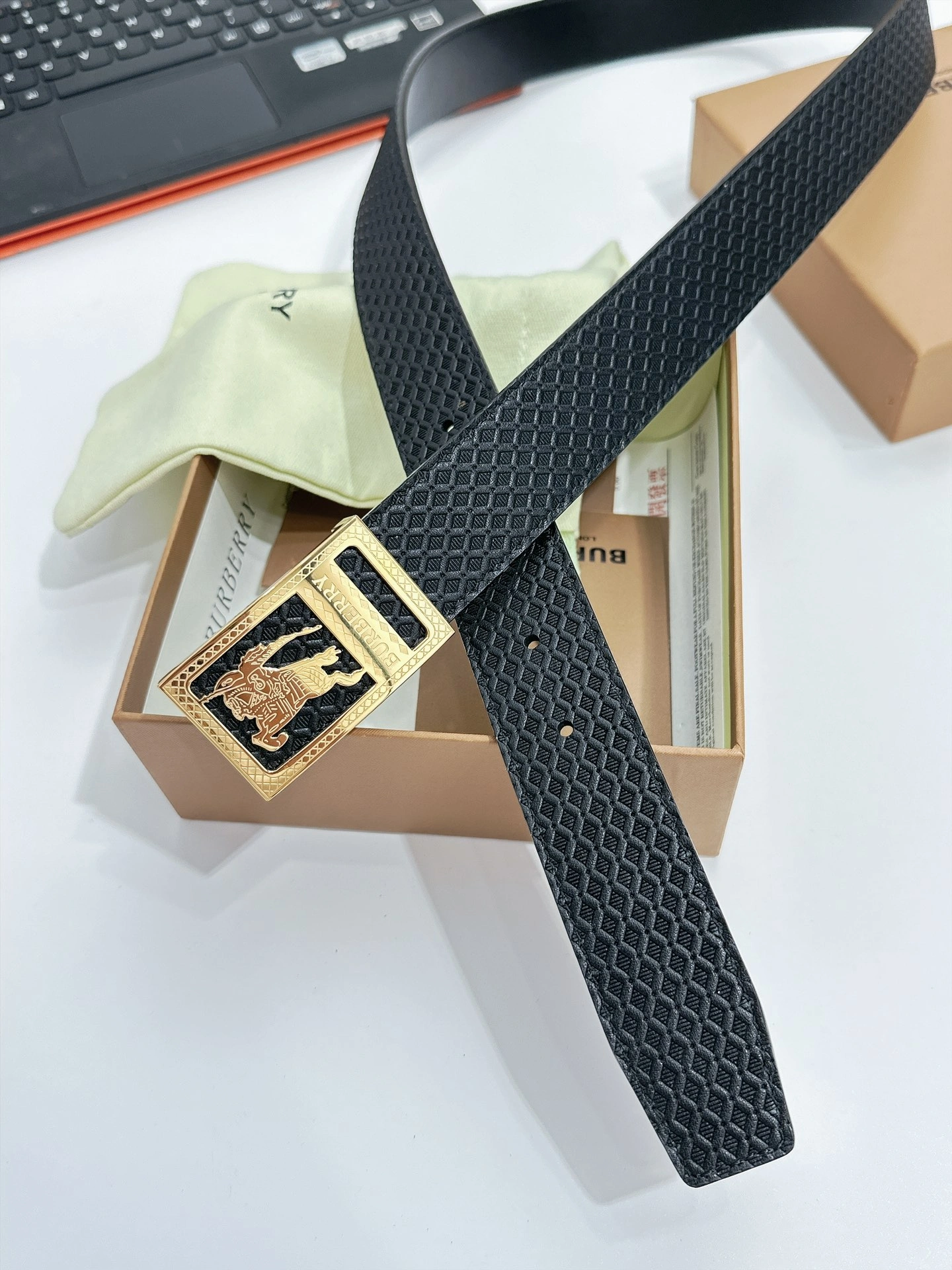 Resilient B*urberrry Top Belts AT 20230905- 15622