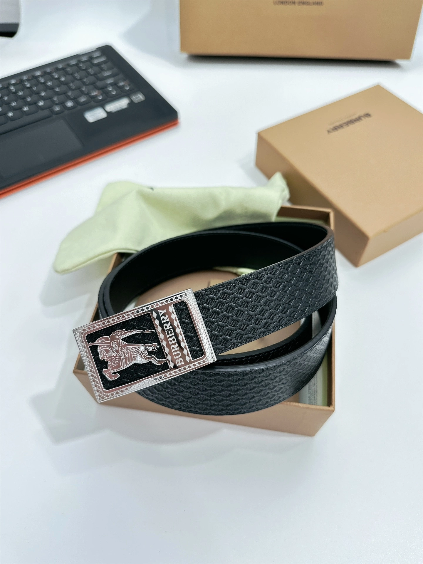 Resilient B*urberrry Top Belts AT 20230905- 15622