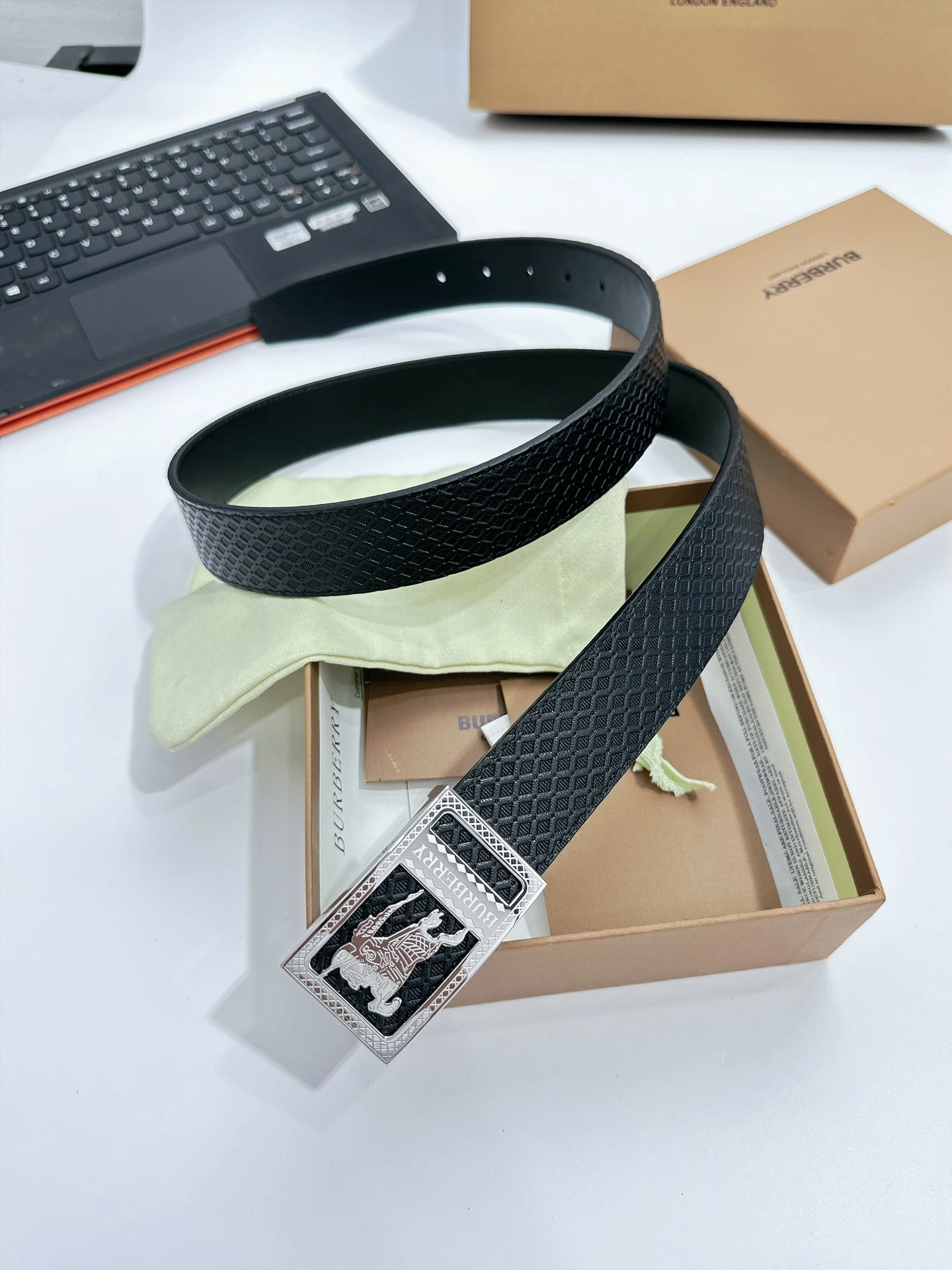 Resilient B*urberrry Top Belts AT 20230905- 15622