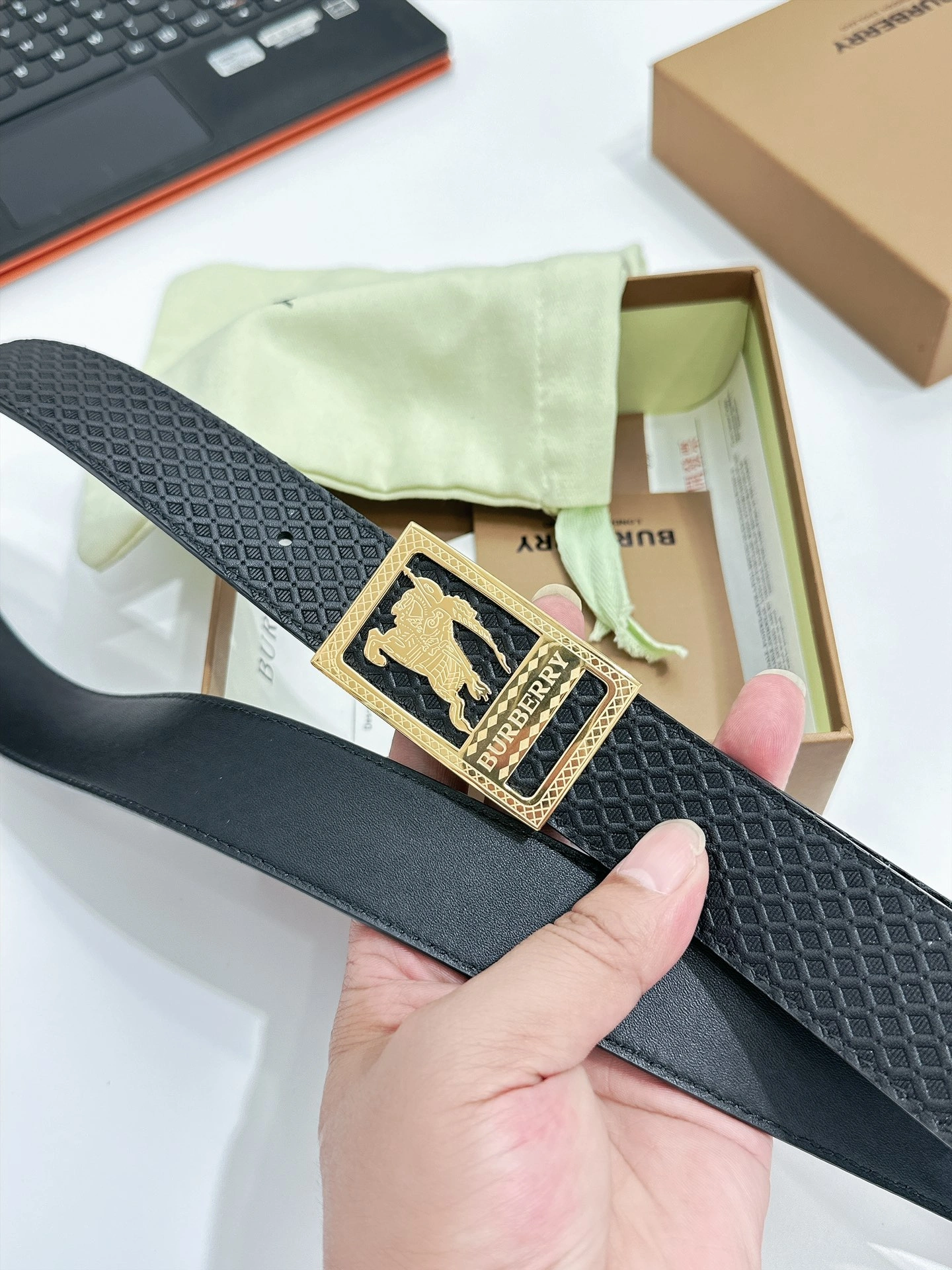 Resilient B*urberrry Top Belts AT 20230905- 15622