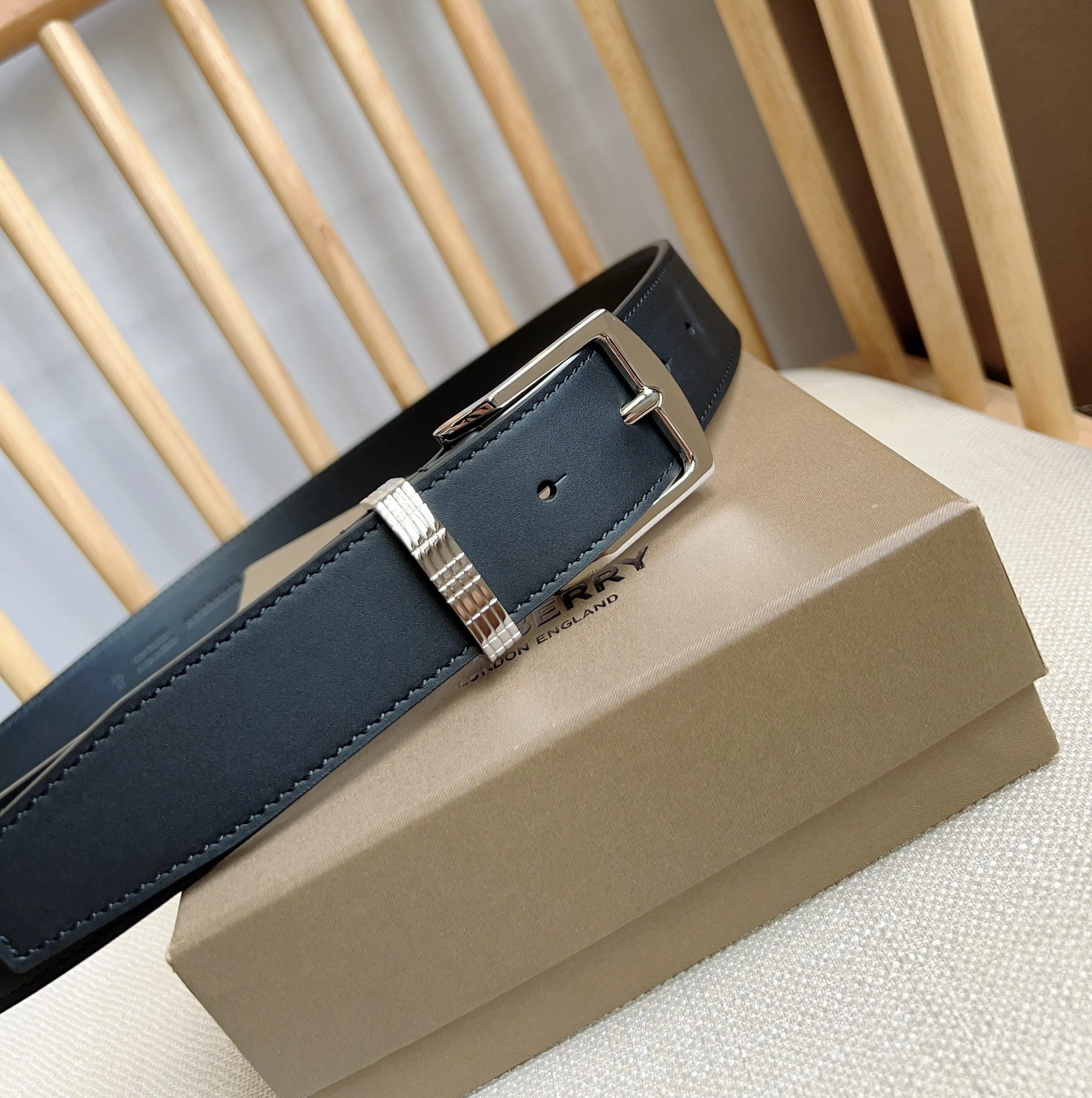 Thermal B*urberrry Top Belts AT 20230906- 15621