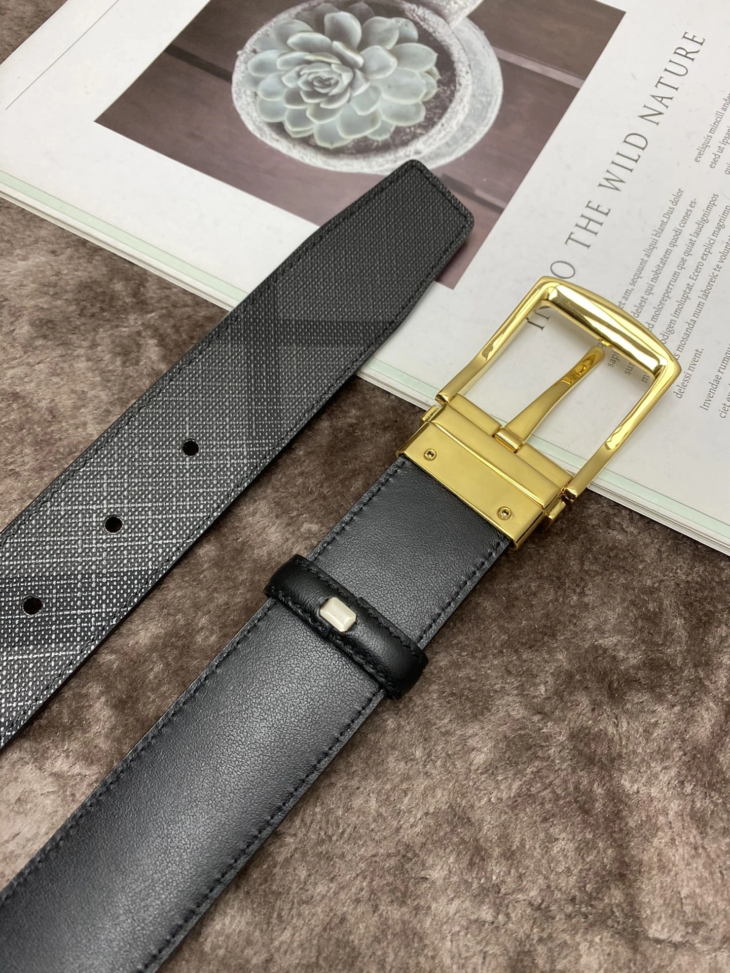 WeatherProof B*urberrry Top Belts AT 20240802- 15599
