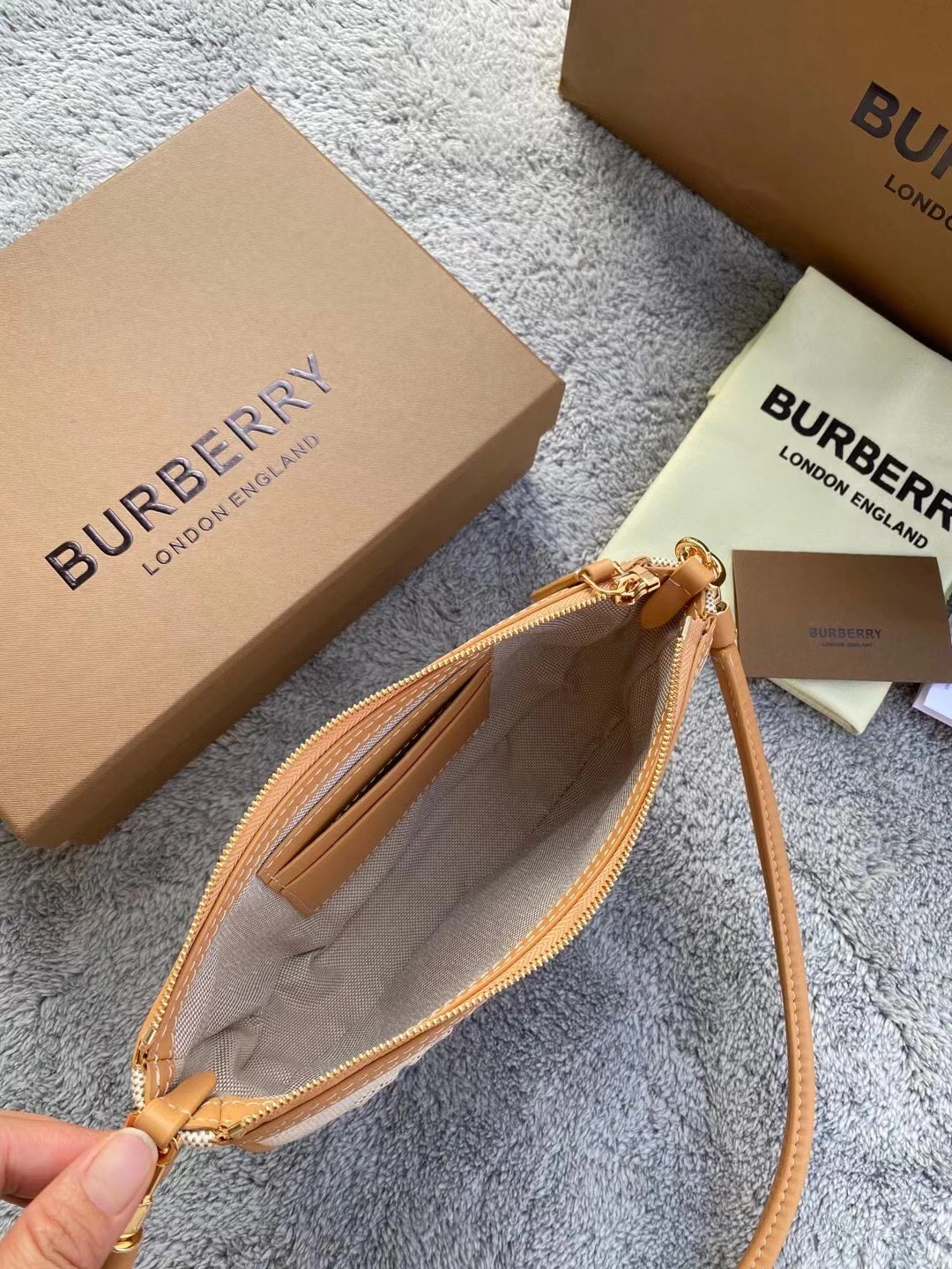 B*urberry Bag Top Quality 12*4*12.2cm Supportive 9404