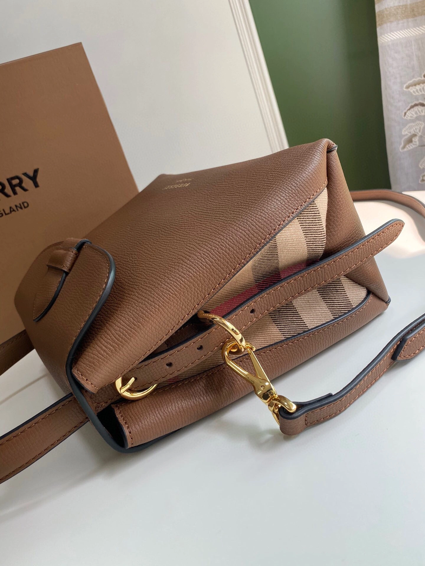 Refined B*urberry Bag Top Quality 26*12*21cm 9397