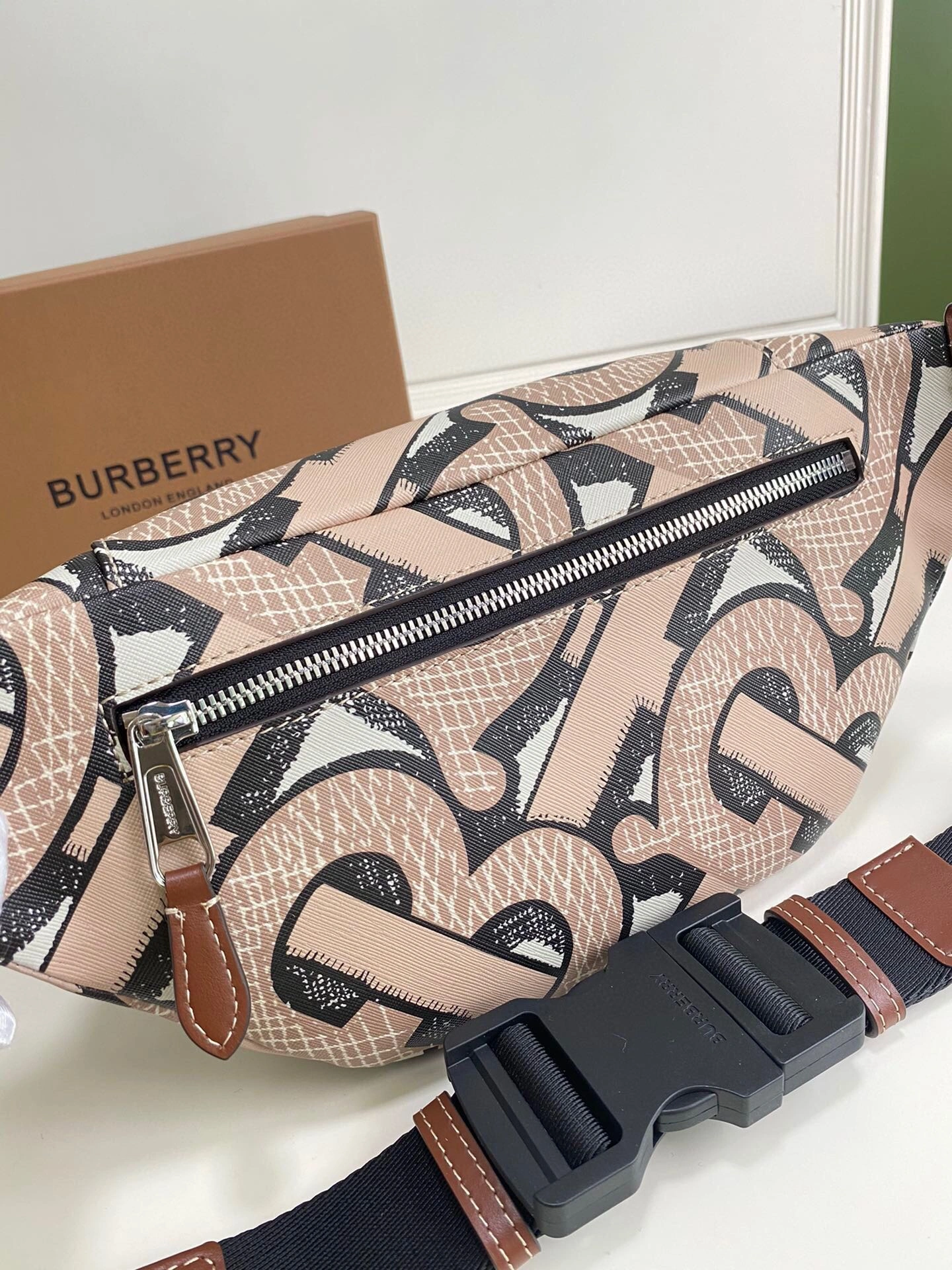 B*urberry Bag Top Quality 31 x 7.5 x 16cm Sophisticated 9388