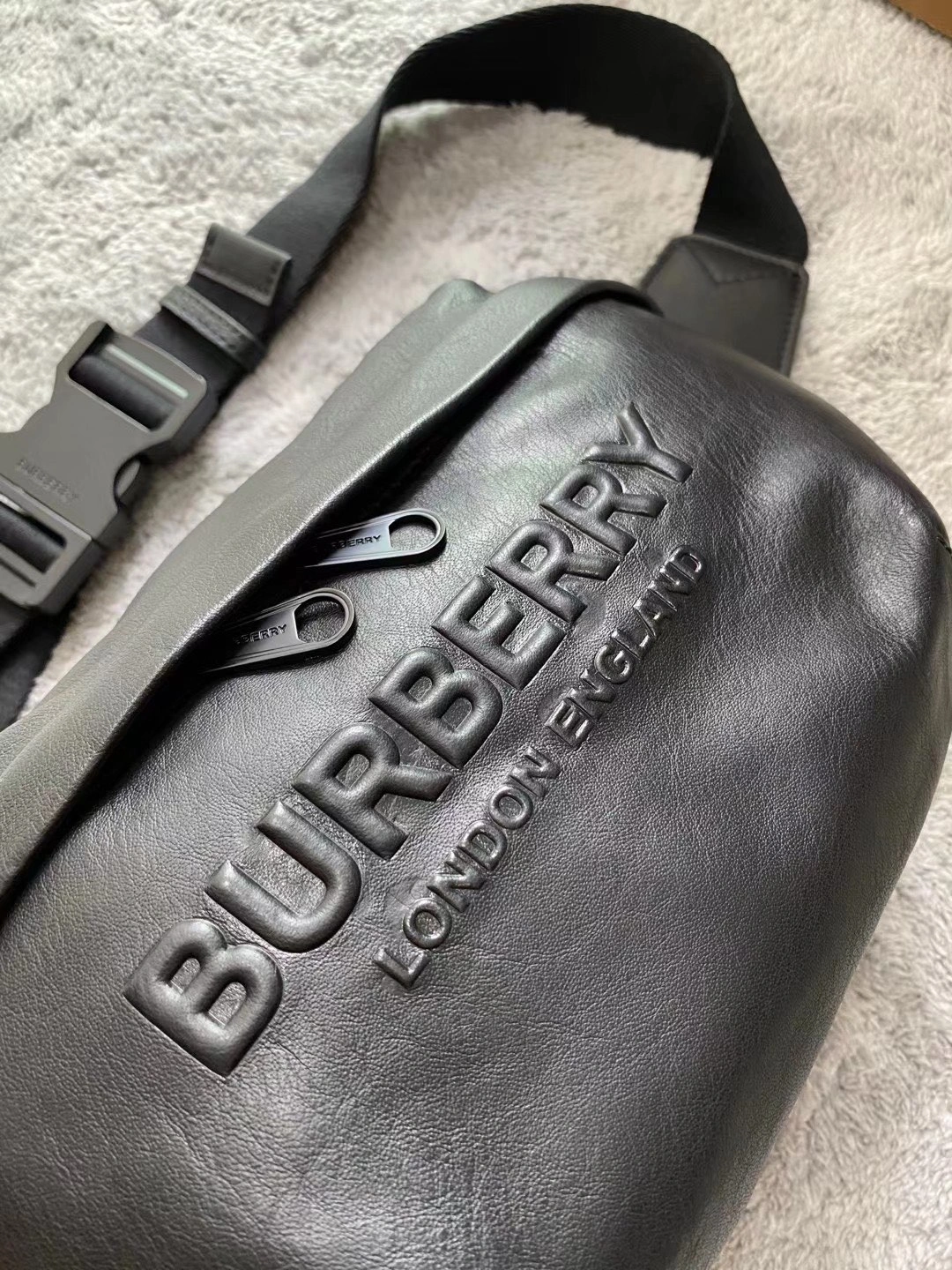 B*urberry Bag Top Quality 31*7.5*16cm Efficient 9365
