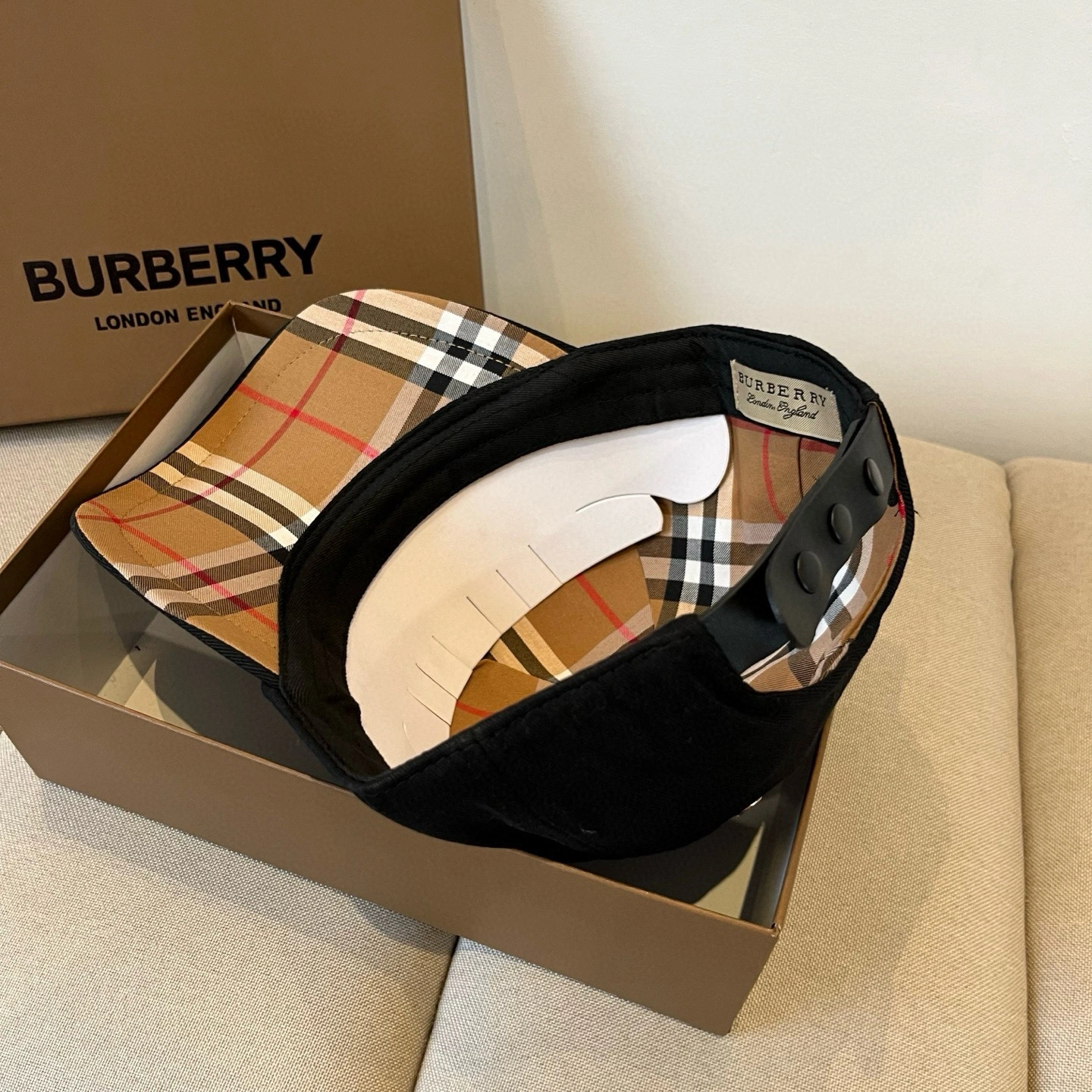 B*urberry Hats Top XX20250410- TravelReady 17407