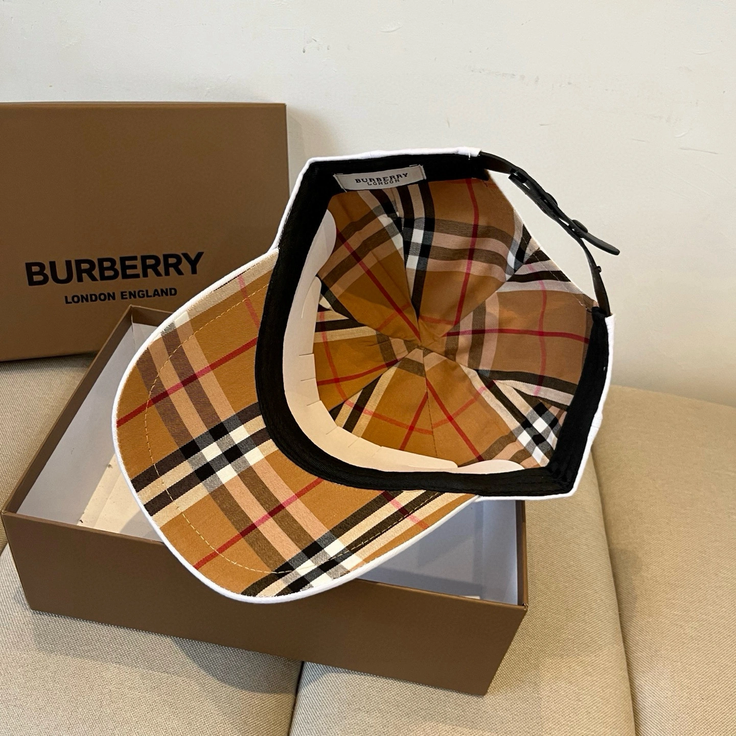 B*urberry Hats Top XX20250410- TravelReady 17407