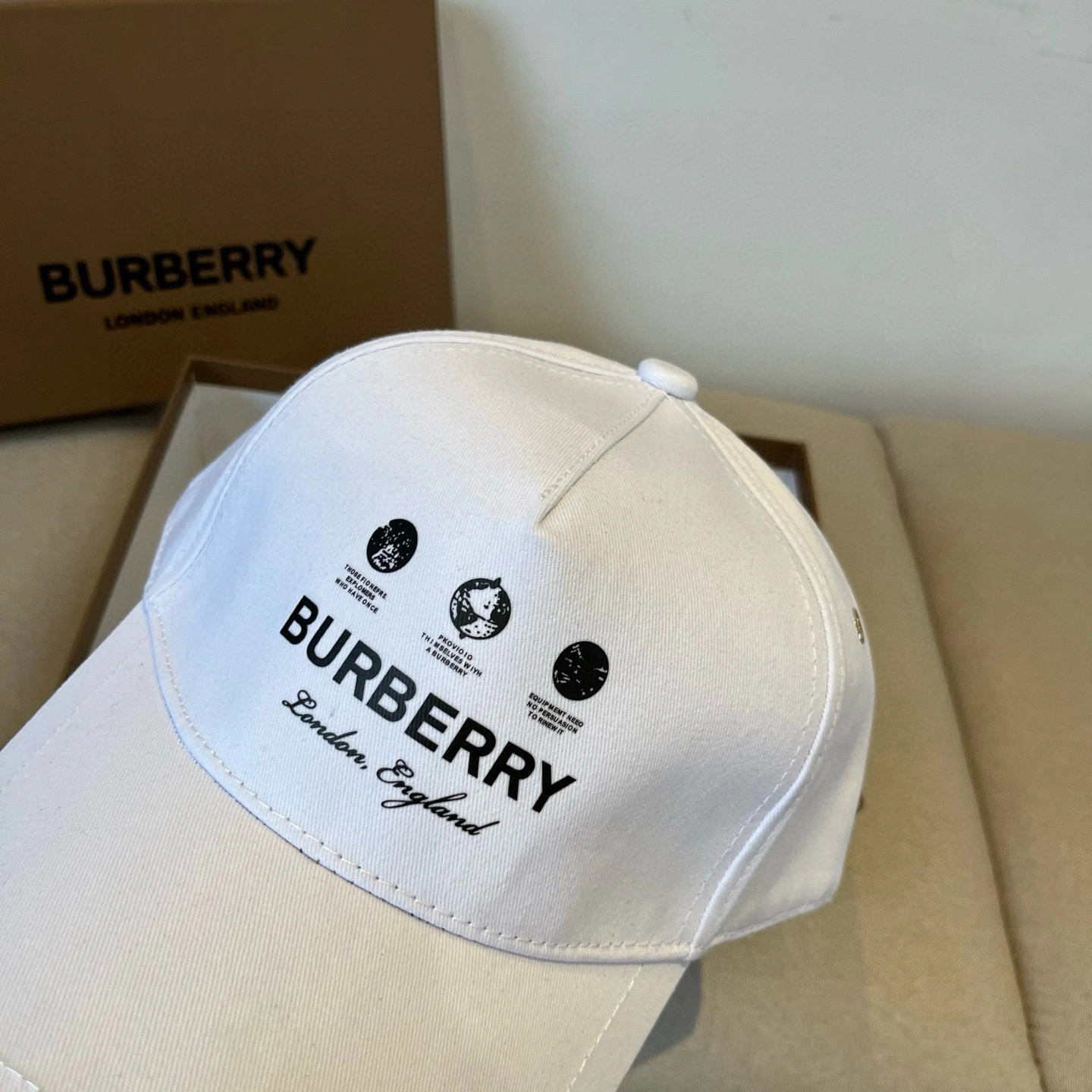 B*urberry Hats Top XX20250410- TravelReady 17407