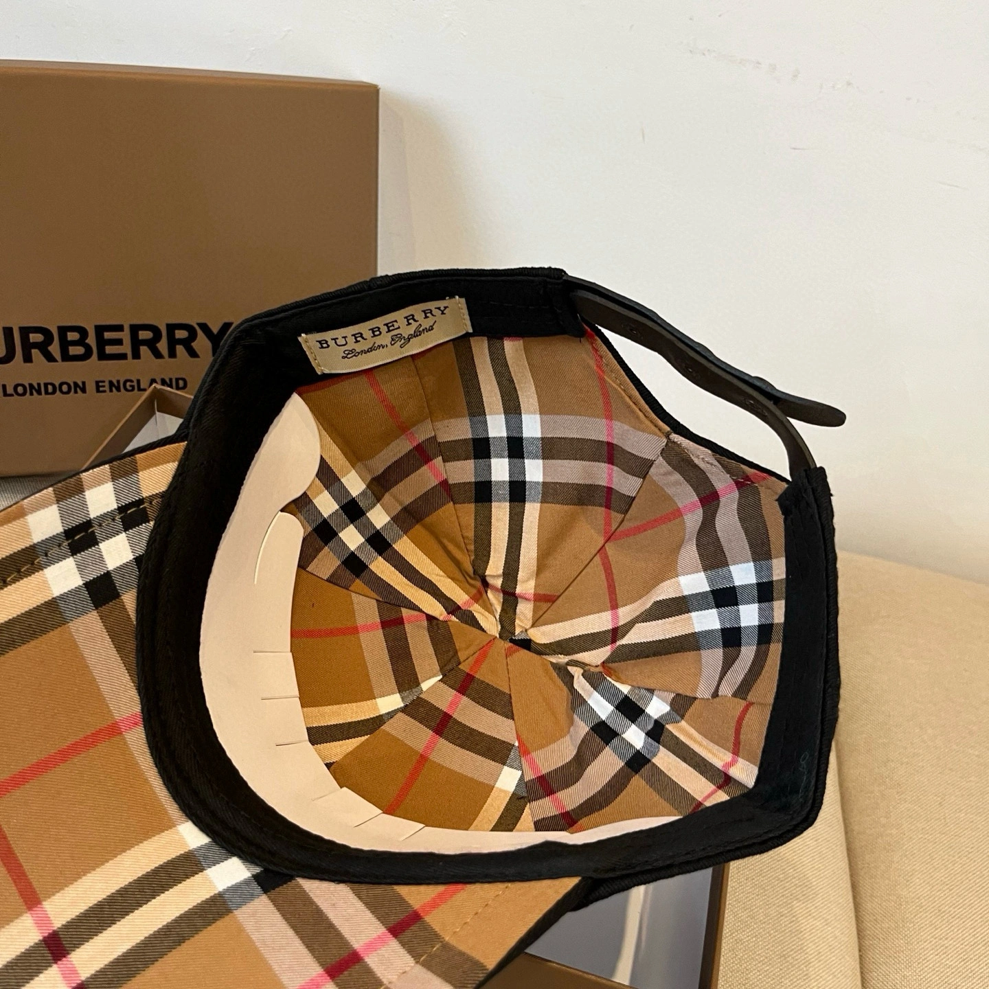 B*urberry Hats Top XX20250410- TravelReady 17407