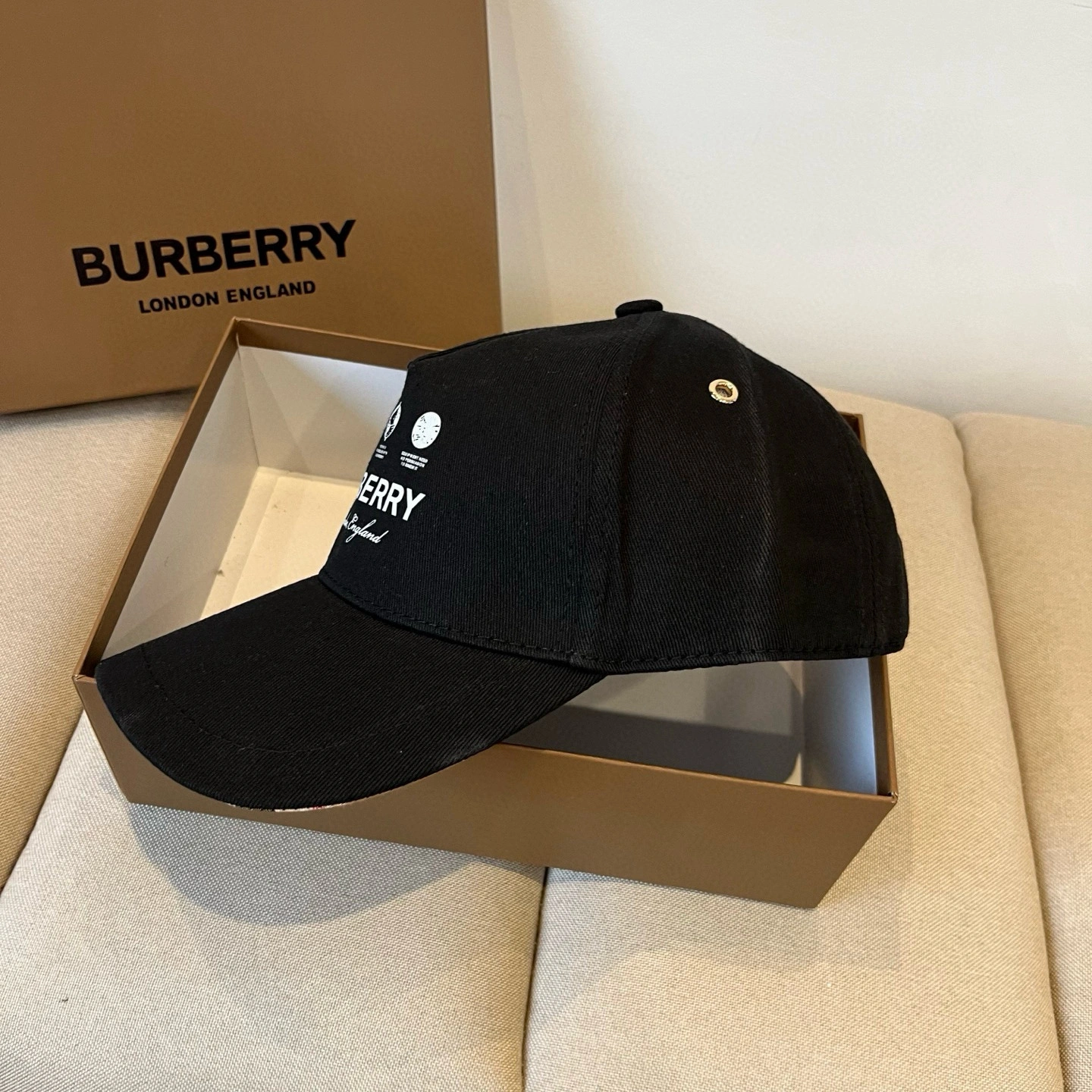 B*urberry Hats Top XX20250410- TravelReady 17407