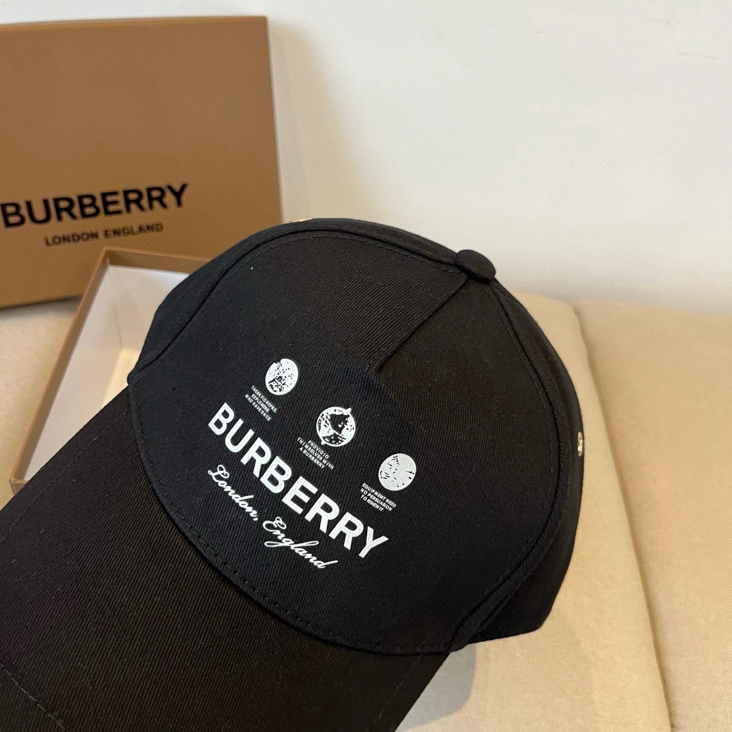 B*urberry Hats Top XX20250410- TravelReady 17407