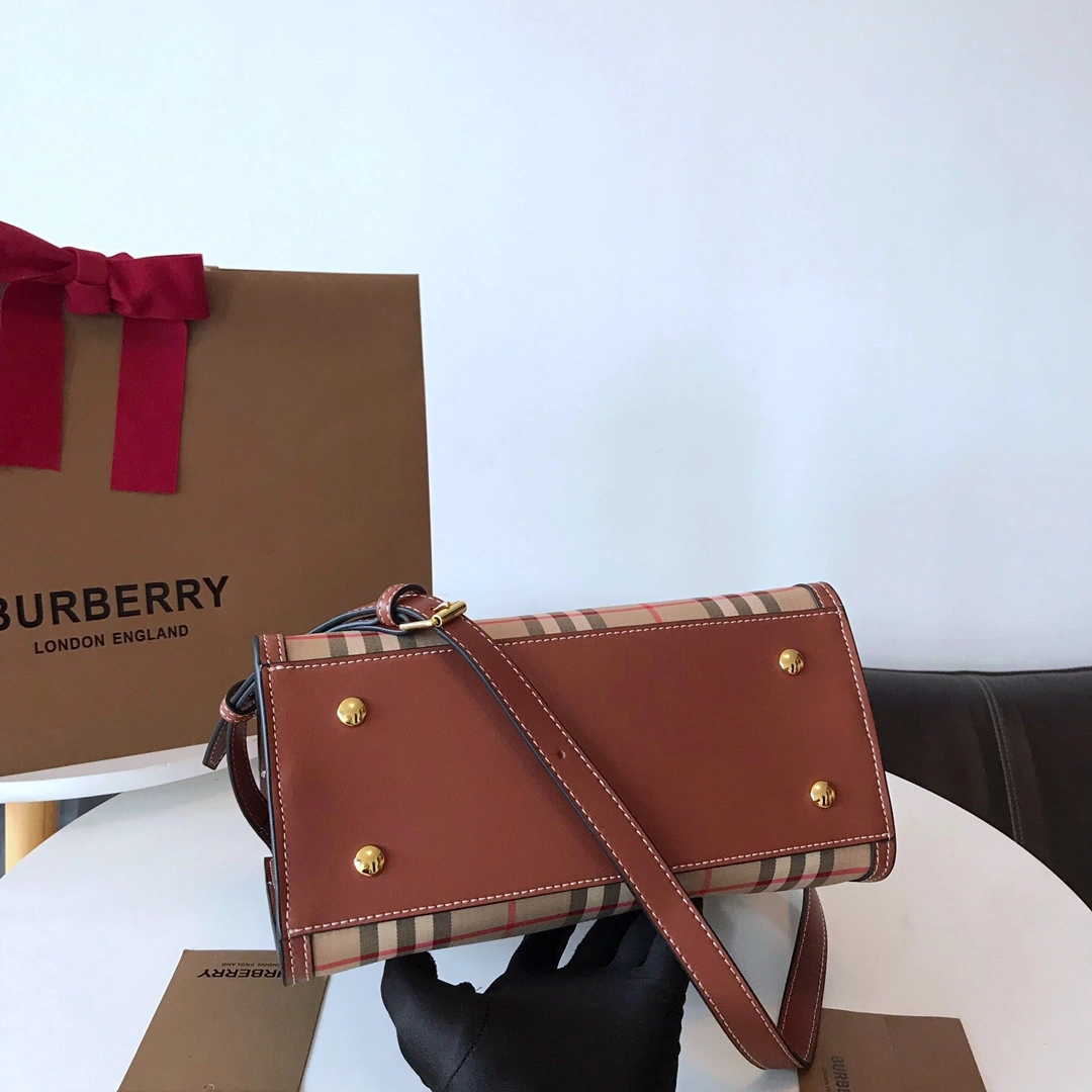 B*urberry Top Bag 26*20*13.5cm Soft 9431