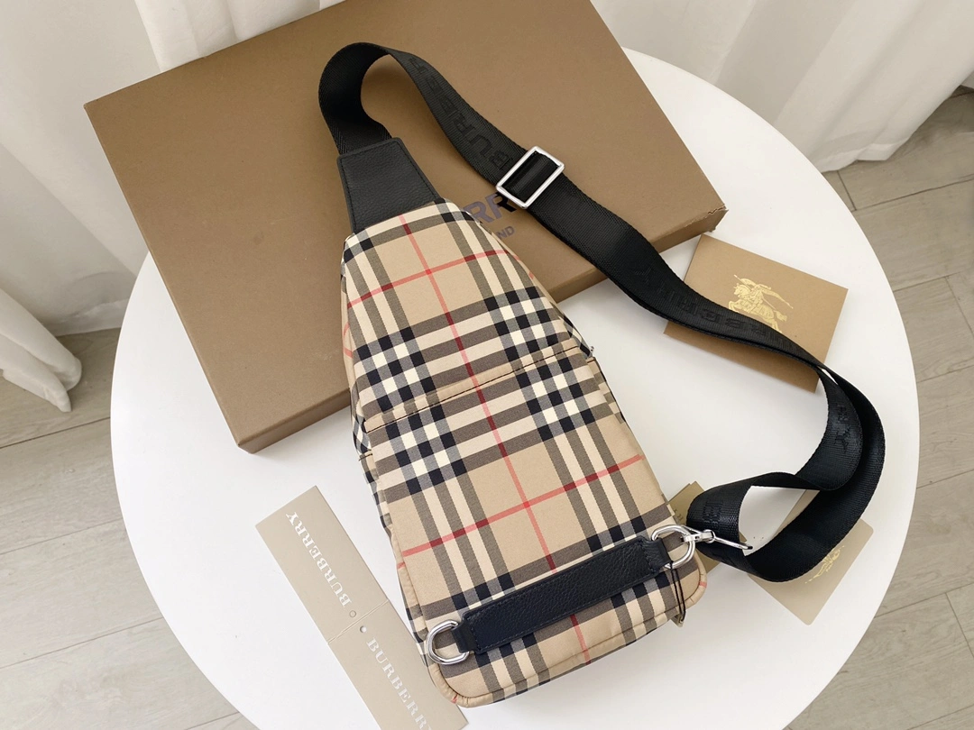 Lightweight B*urberry Top Bag 30*17.5*5cm 9374