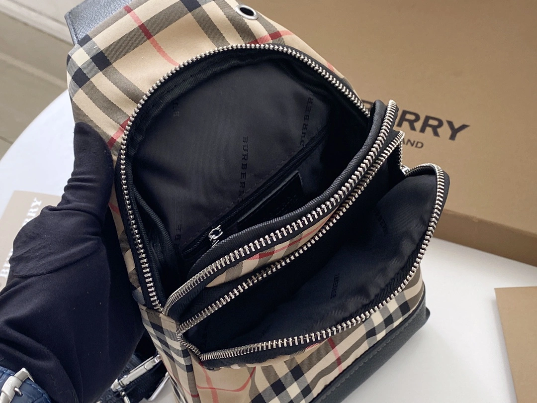 Lightweight B*urberry Top Bag 30*17.5*5cm 9374
