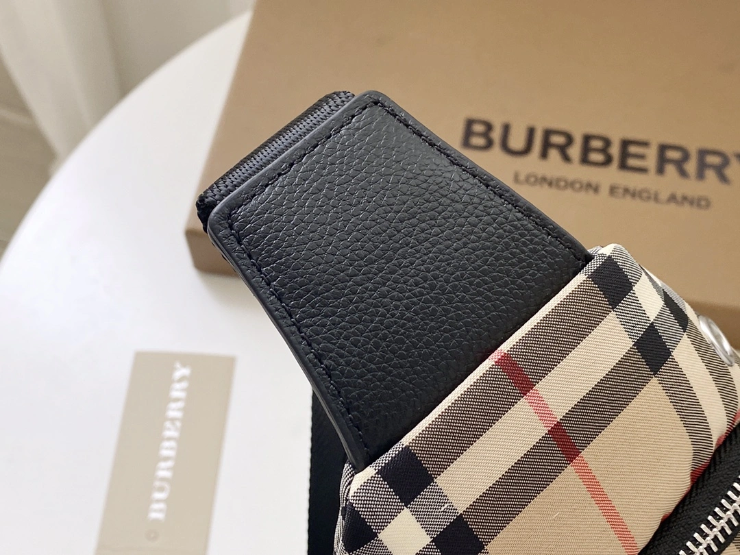 Lightweight B*urberry Top Bag 30*17.5*5cm 9374