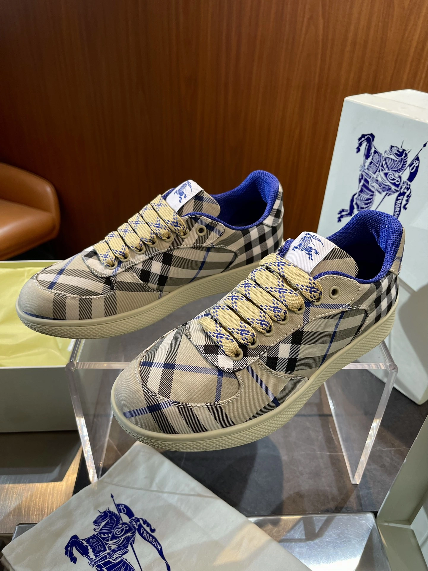 B*urberry Top Sneaker Low RR 20240814- Original 6107