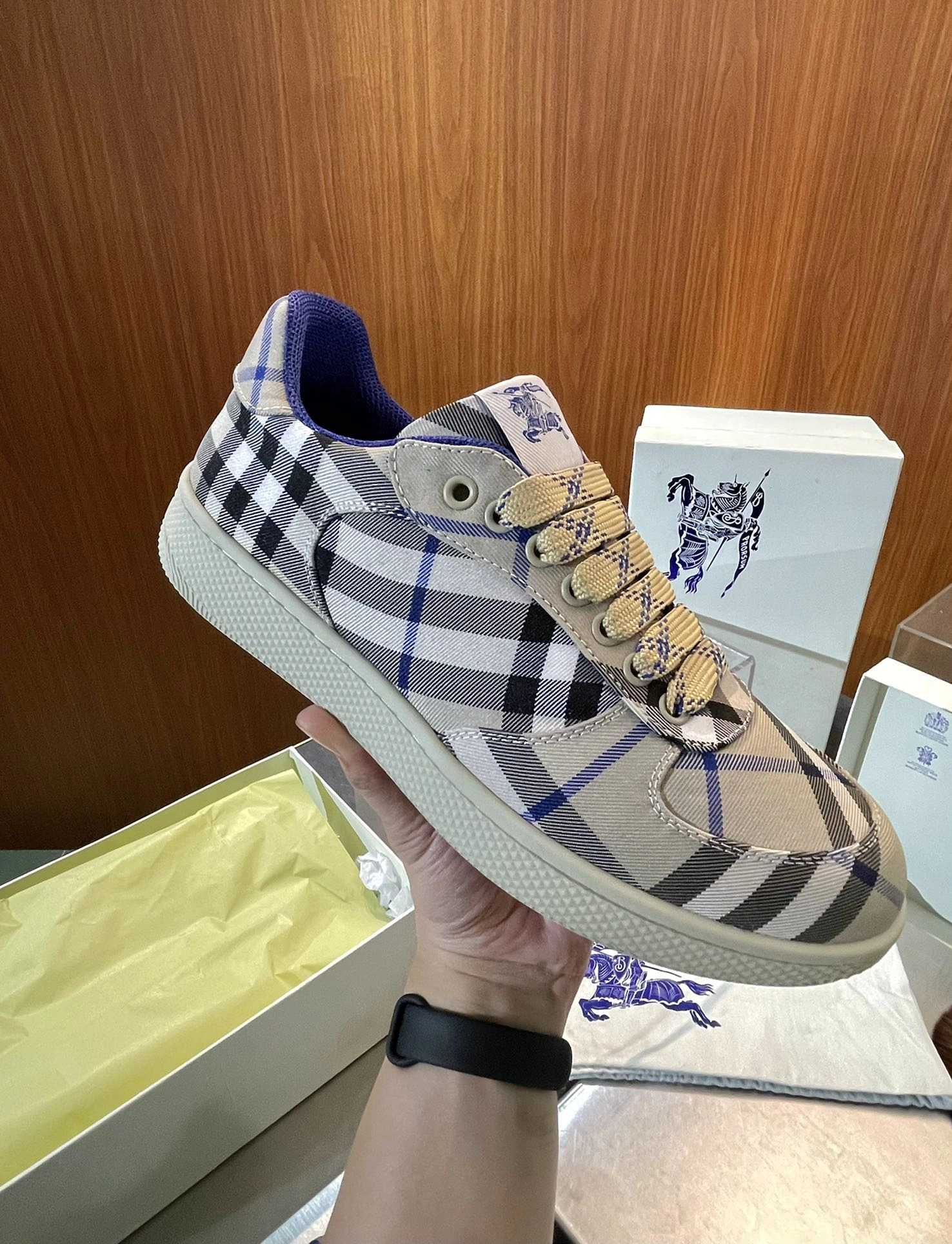 B*urberry Top Sneaker Low RR 20240814- Original 6107