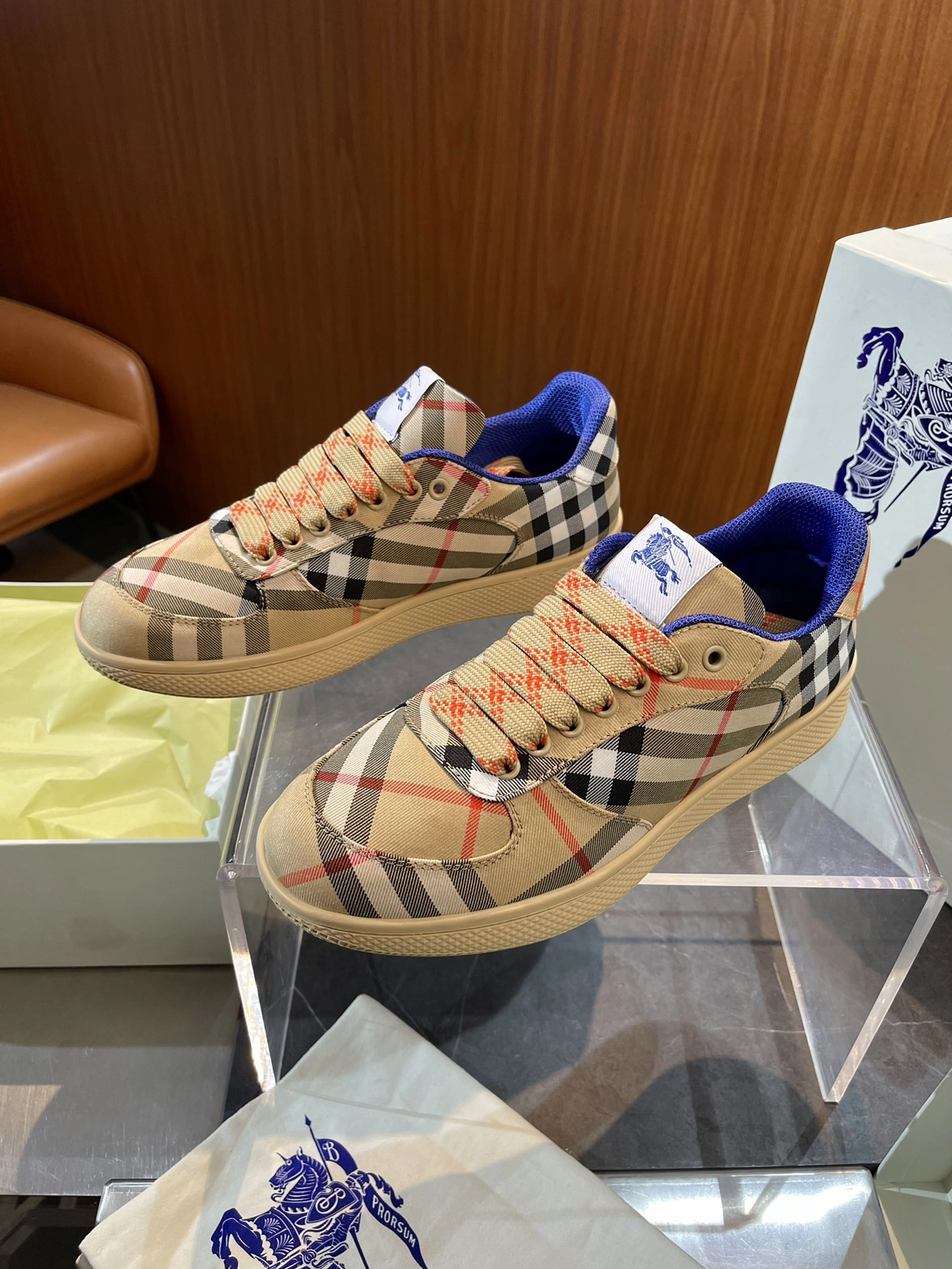 B*urberry Top Sneaker Low RR 20240814- Original 6107