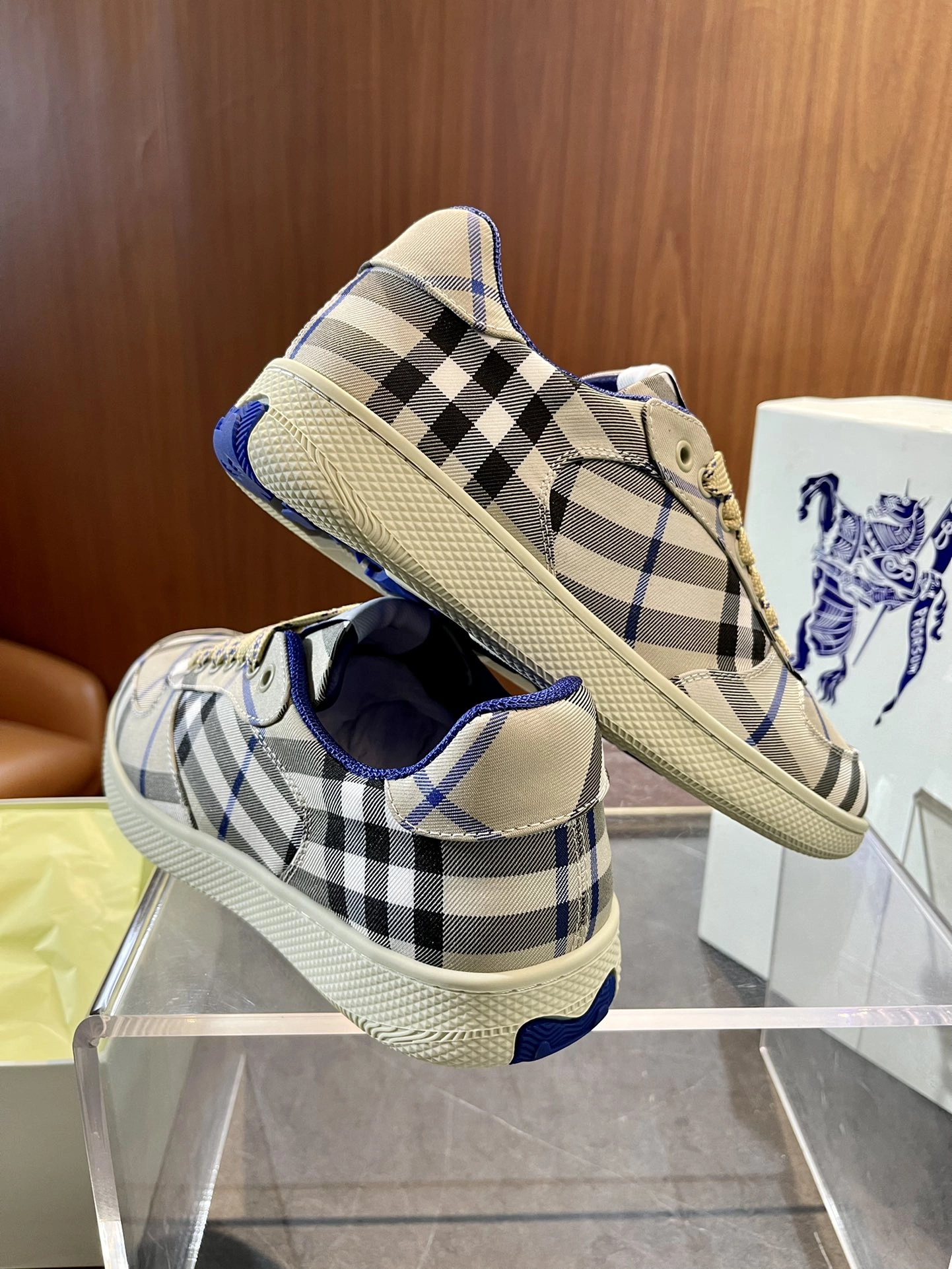 B*urberry Top Sneaker Low RR 20240814- Original 6107