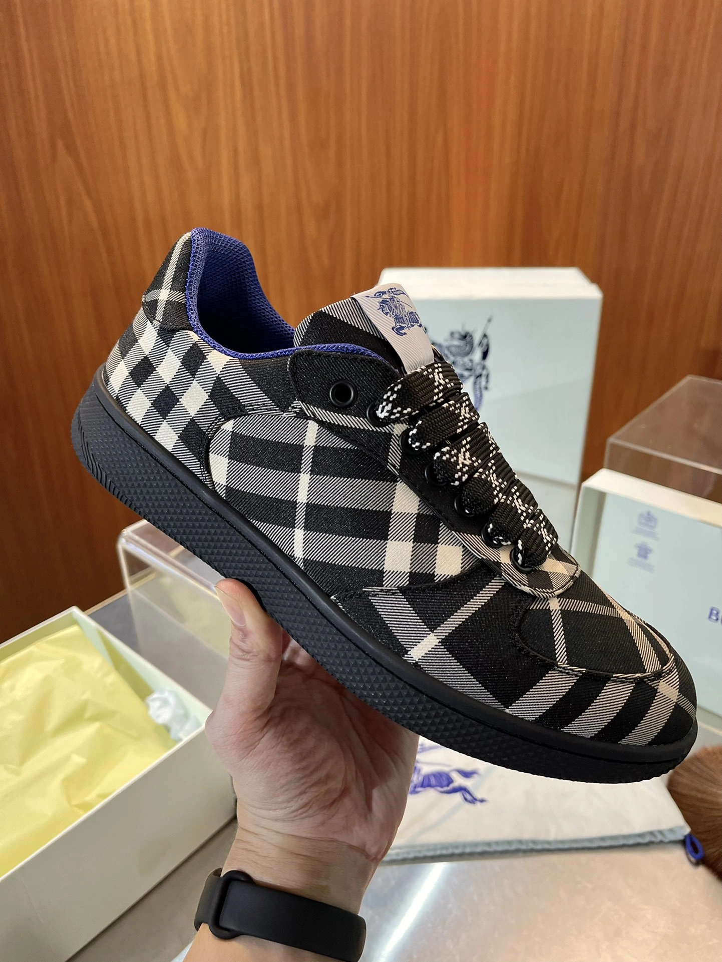 B*urberry Top Sneaker Low RR 20240814- Original 6107