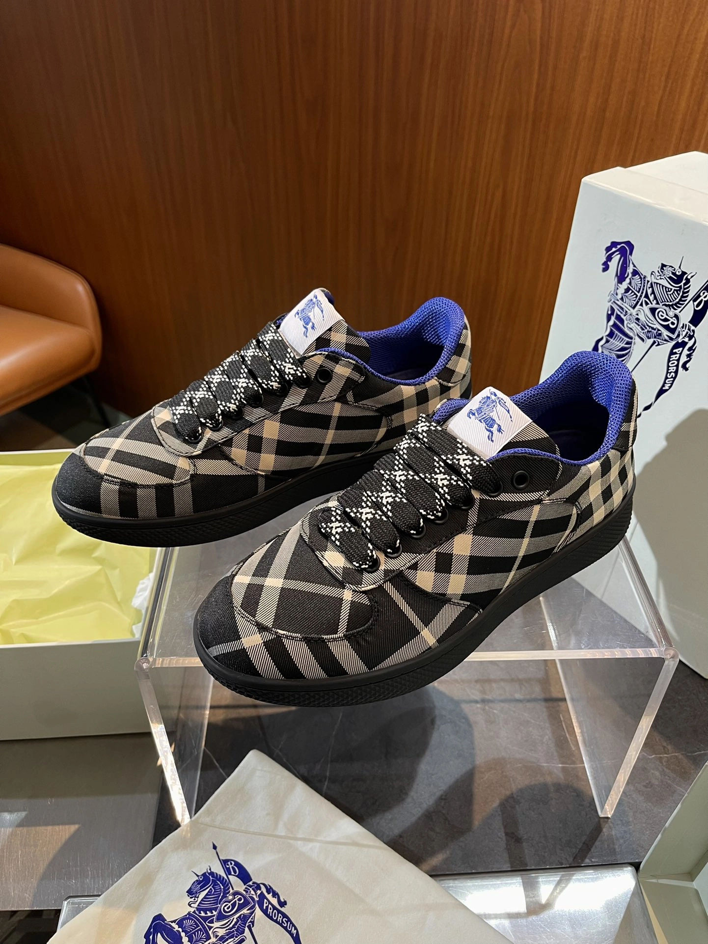B*urberry Top Sneaker Low RR 20240814- Original 6107