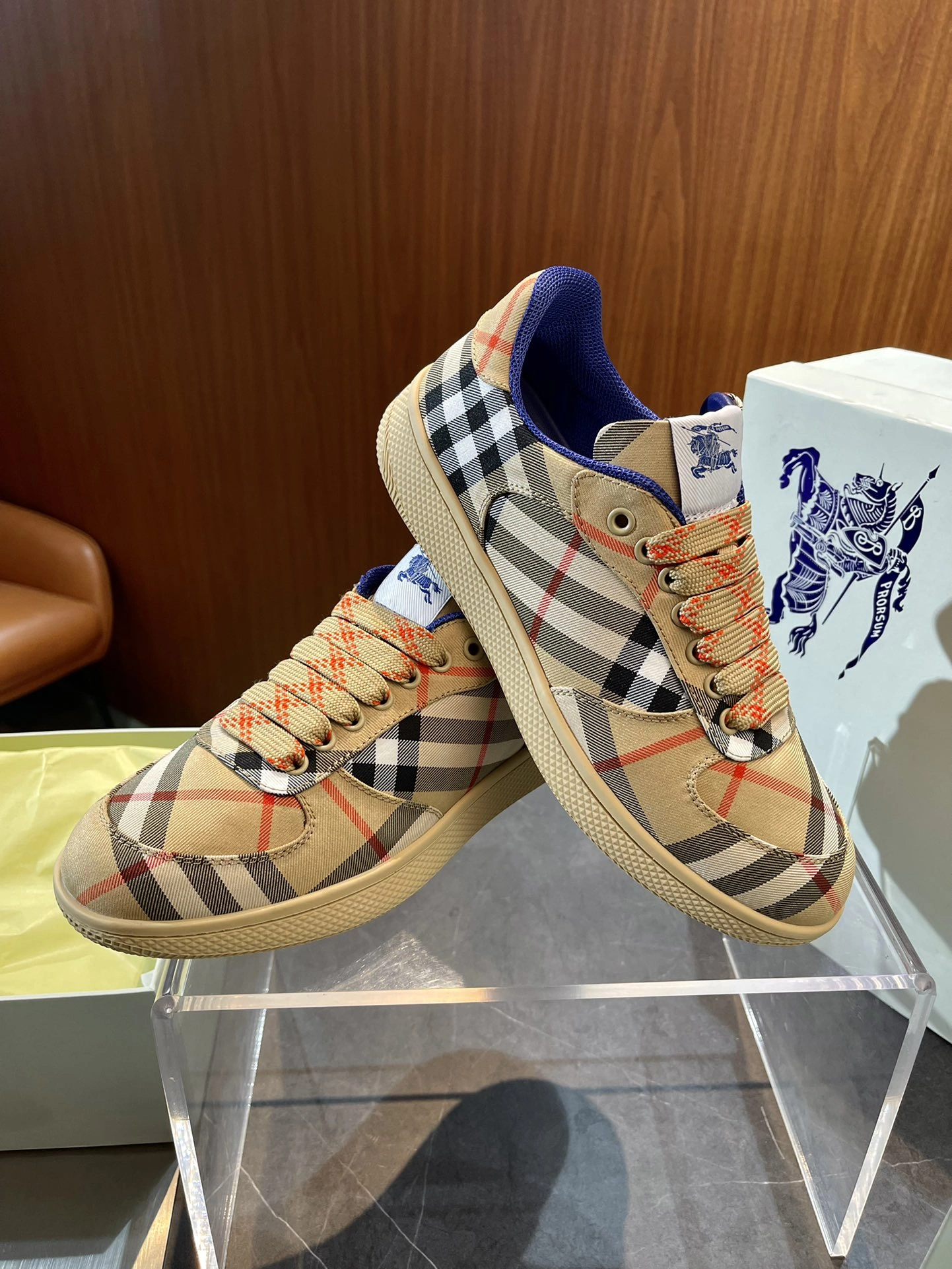 B*urberry Top Sneaker Low RR 20240814- Original 6107