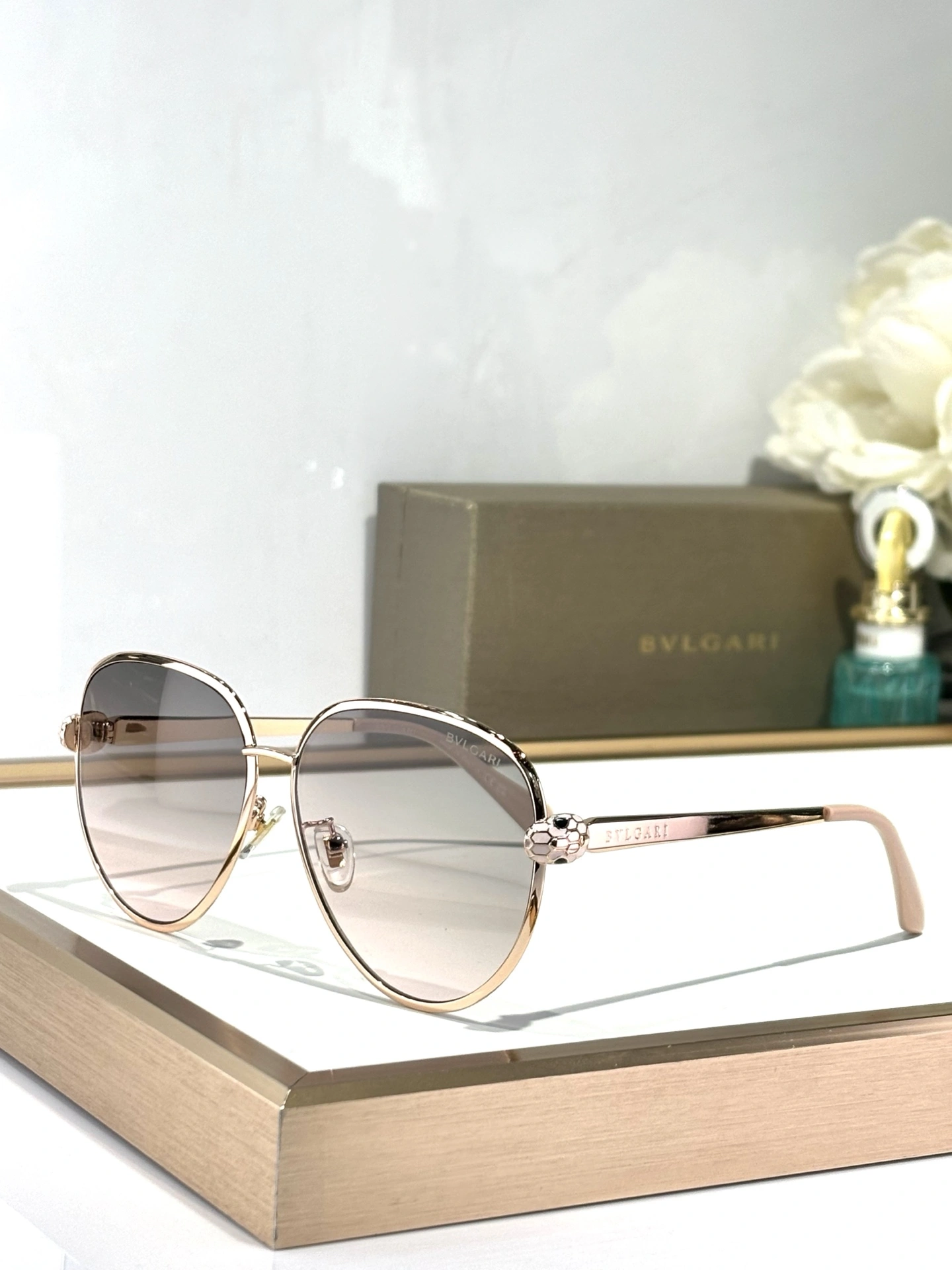 ZipUp B*vlgari Glasses Top XX 20250401- 16835