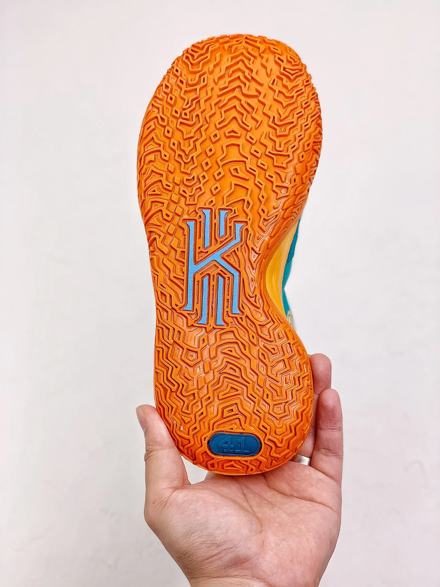 Sophisticated CNCPTS x Nike Kyrie 7 Ikhet CT1137- 700
