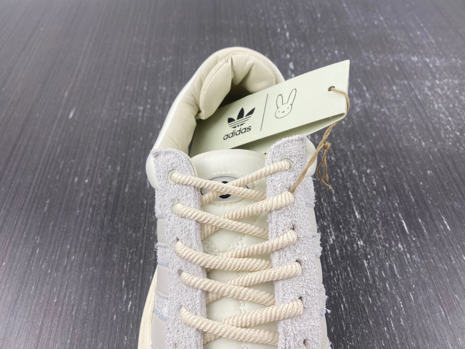 Campus Light Bad Bunny Cream FZ Sporty 2762