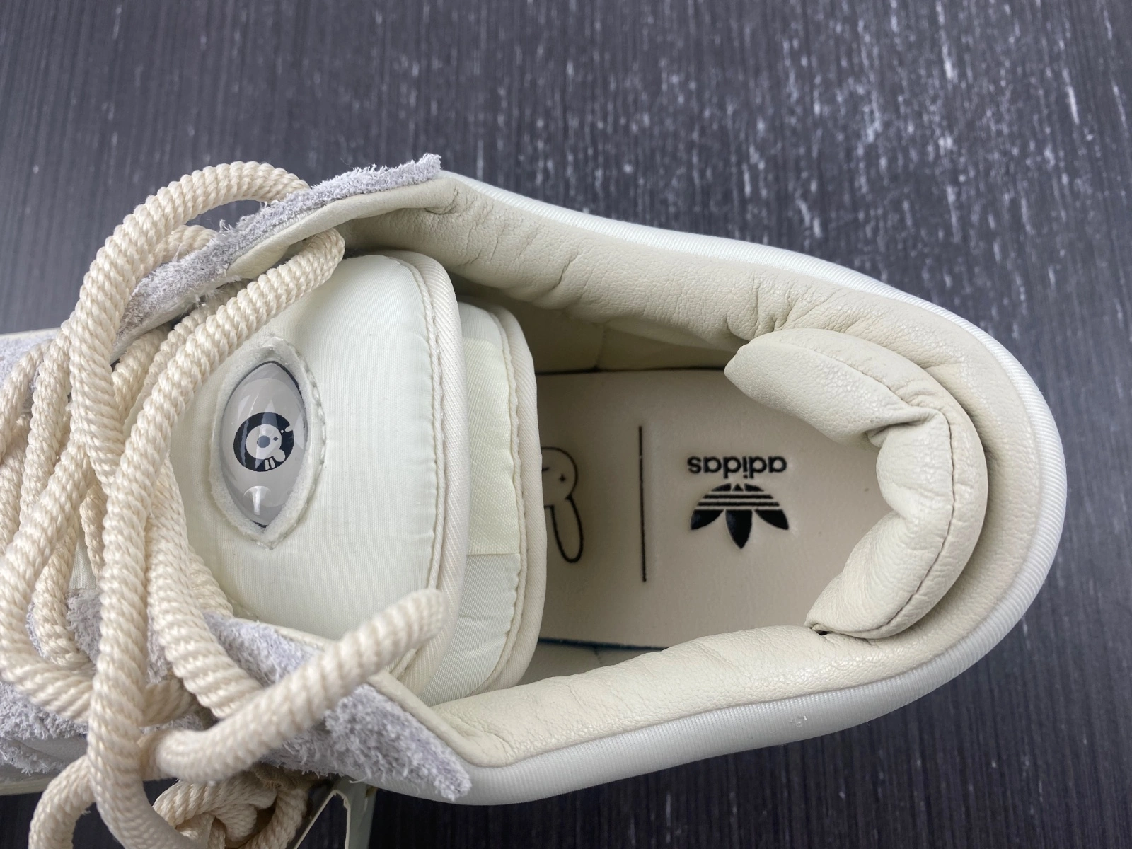 Campus Light Bad Bunny Cream FZ Sporty 2762