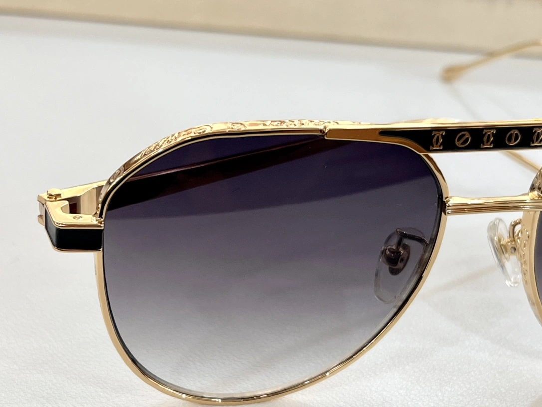 C*artier Glasses Top XX 20240401- StreetReady 16885