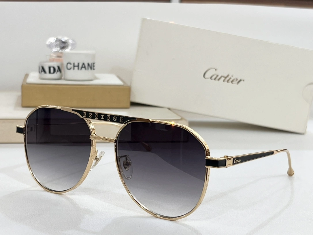 C*artier Glasses Top XX 20240401- StreetReady 16885