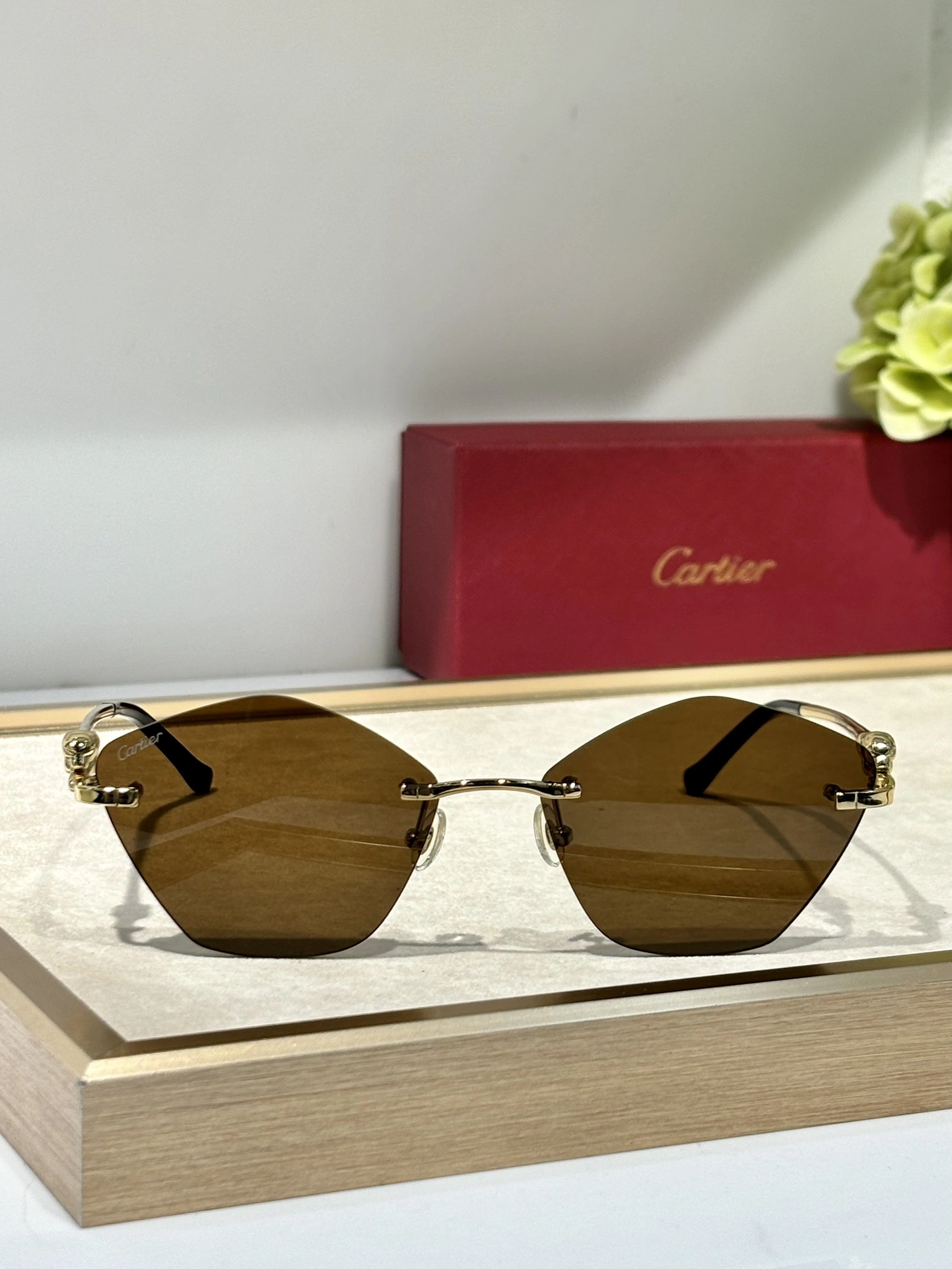 C*artier Glasses Top XX 20240416- MoistureWicking 16873