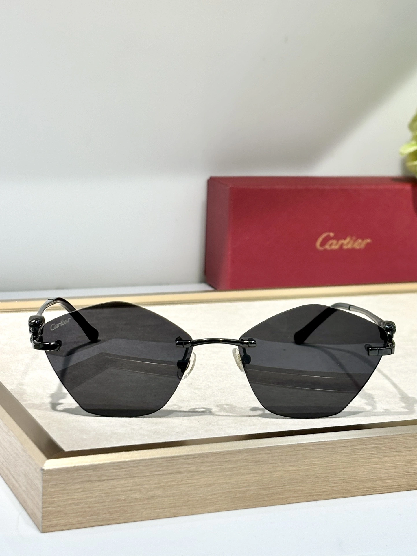 C*artier Glasses Top XX 20240416- MoistureWicking 16873