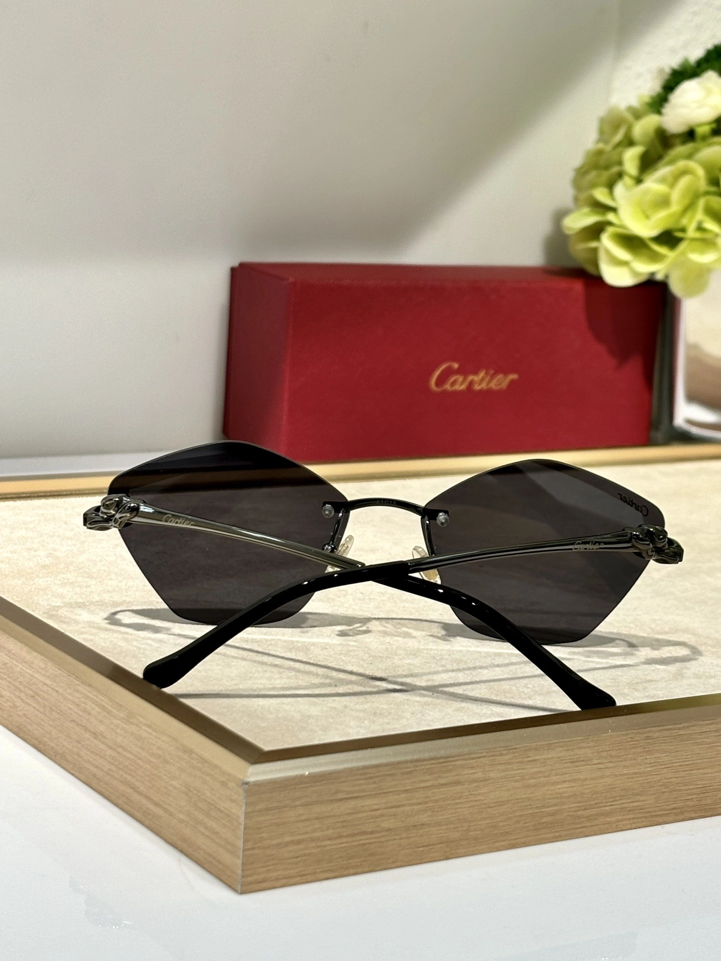 C*artier Glasses Top XX 20240416- MoistureWicking 16873